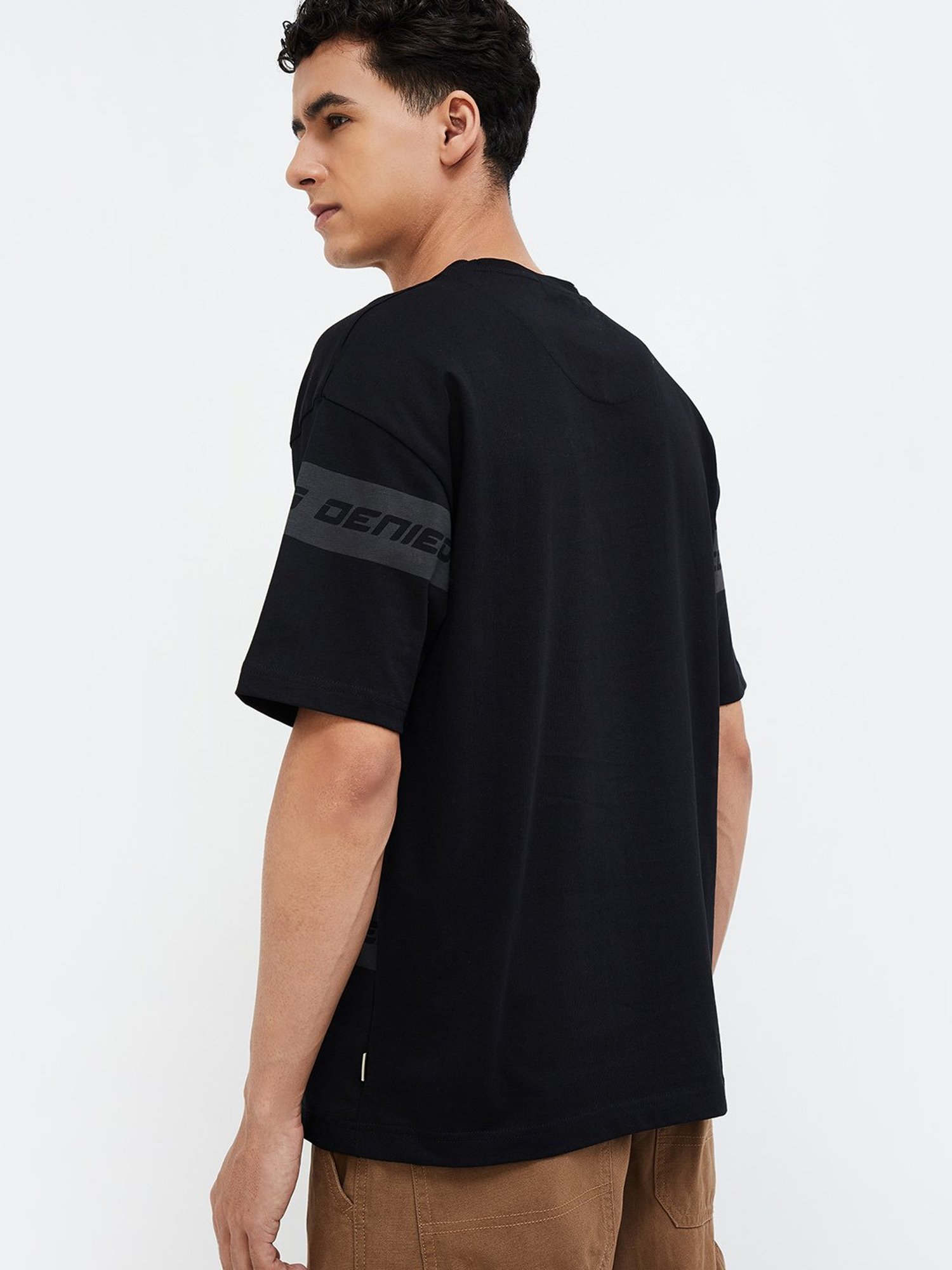 Forca by Lifestyle Black Regular Fit T-Shirt