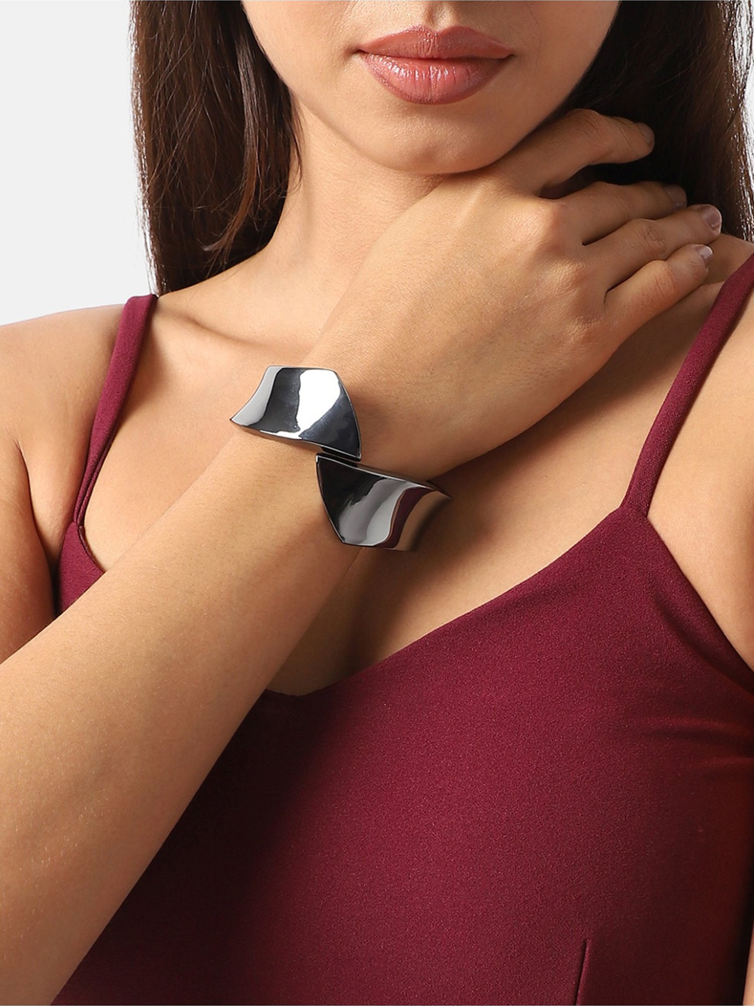 Sohi Metallic ZigZag Dark Silver Bracelet for Women & Girls