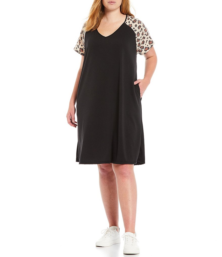 Moa Moa Plus Size Solid Knit V-Neck Animal Print Short Raglan Sleeve Side Pocket Dress