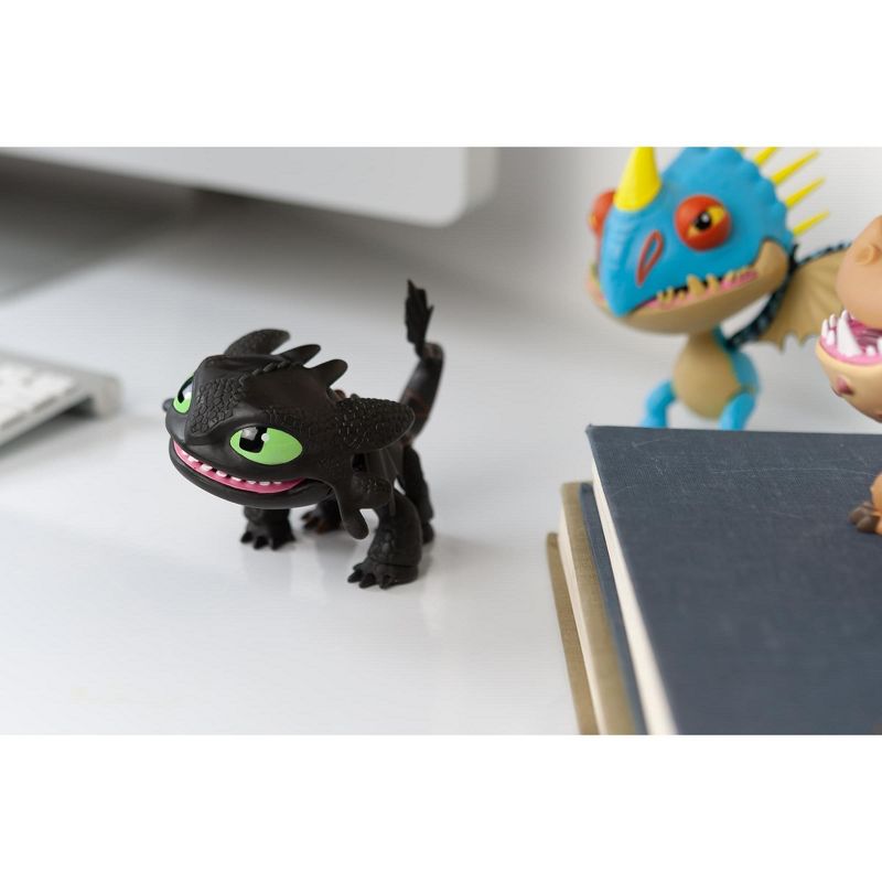 The Loyal Subjects How To Train Your Dragon 6"-7" Action Vinyl: Toothless