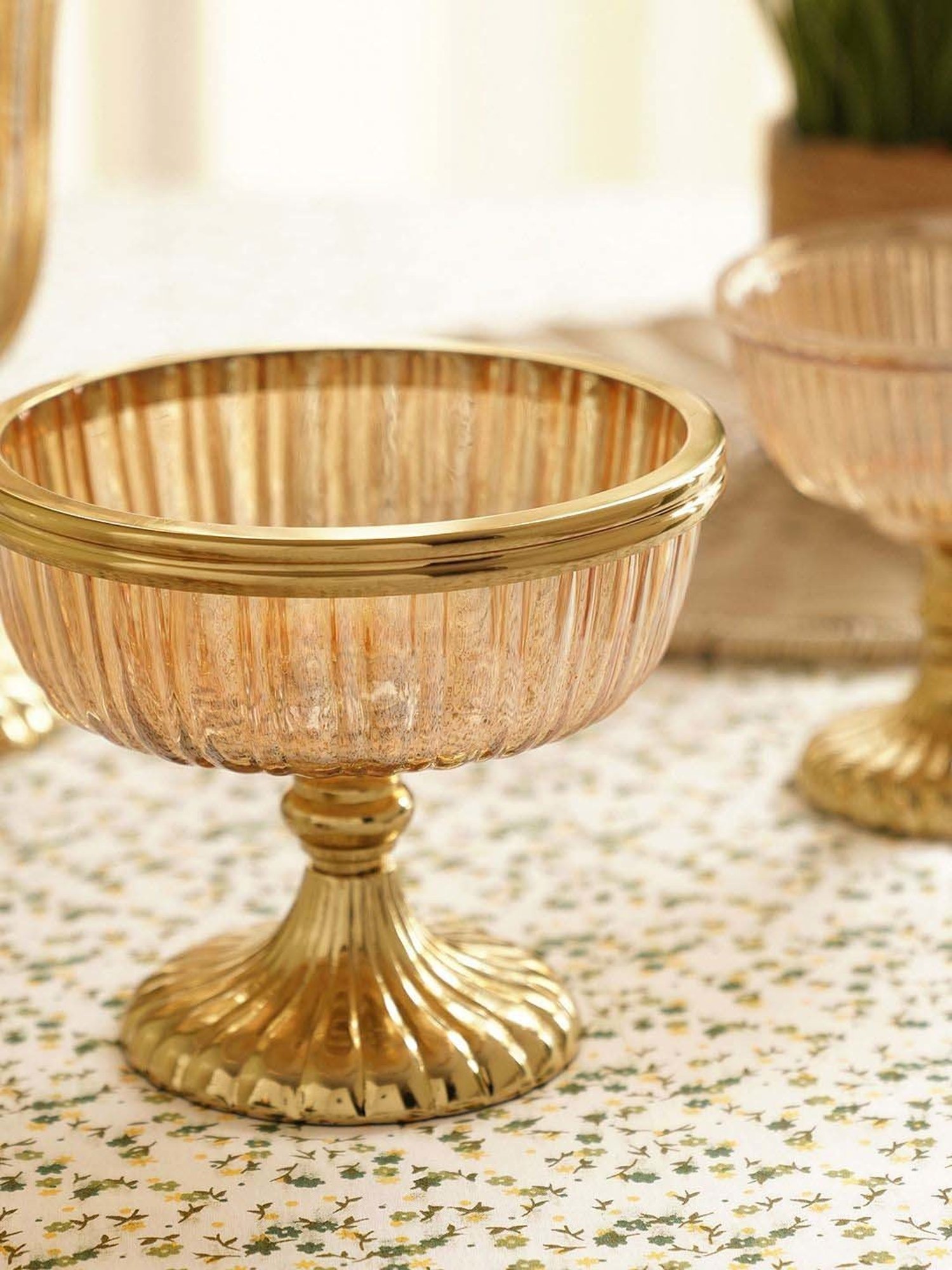 Pure Home and Living Gold Glass Decorative Bowl With Stand