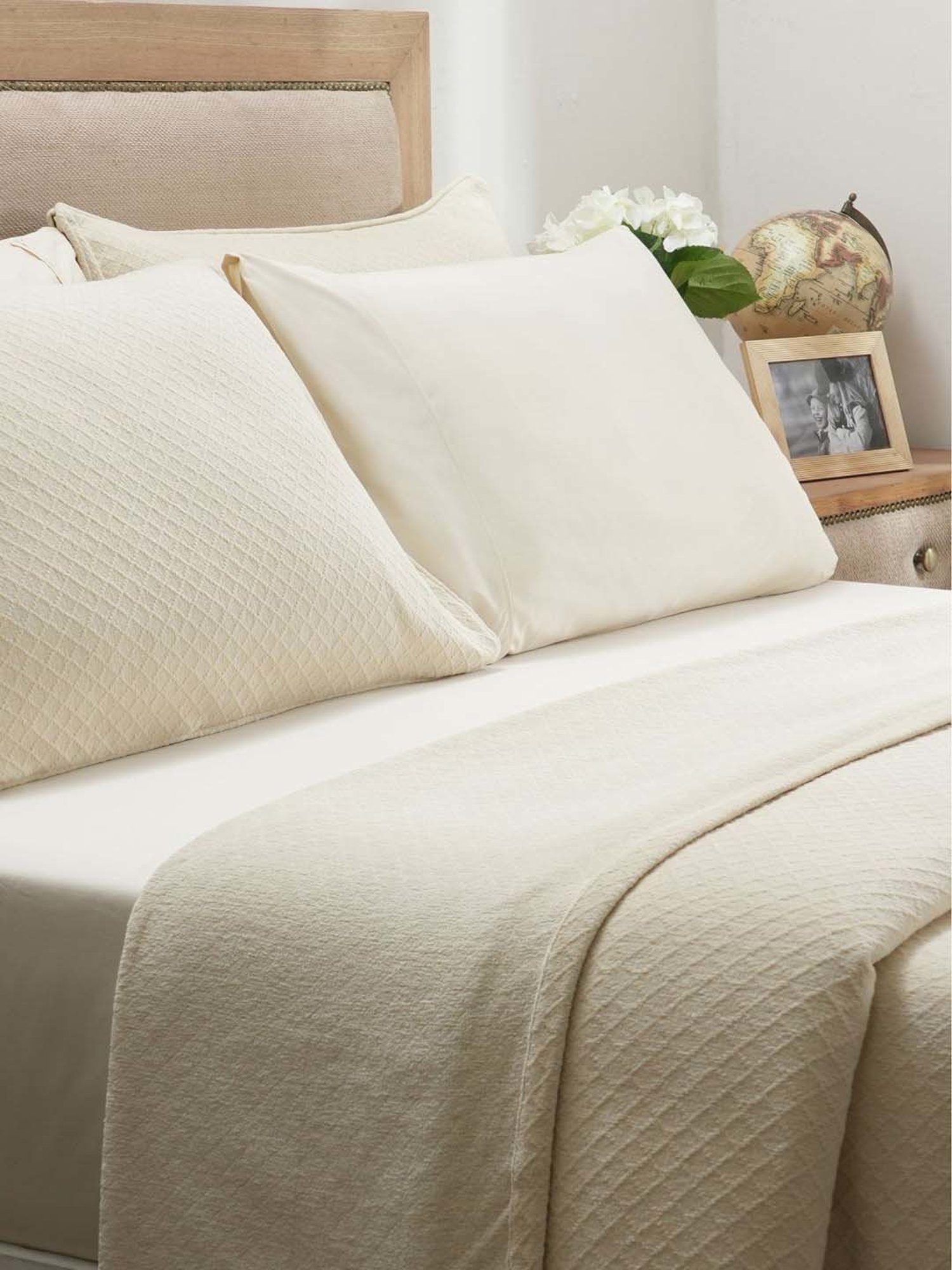 Maspar Colorart Blaize Vanilla Cotton 200 TC 256 GSM Double Size Bed Cover