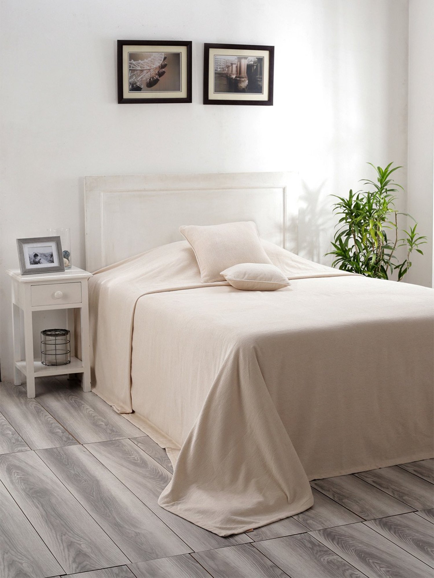 DDECOR Live beautiful Geometric Insignia Dove 210 TC Cotton Comforters - Set of 3