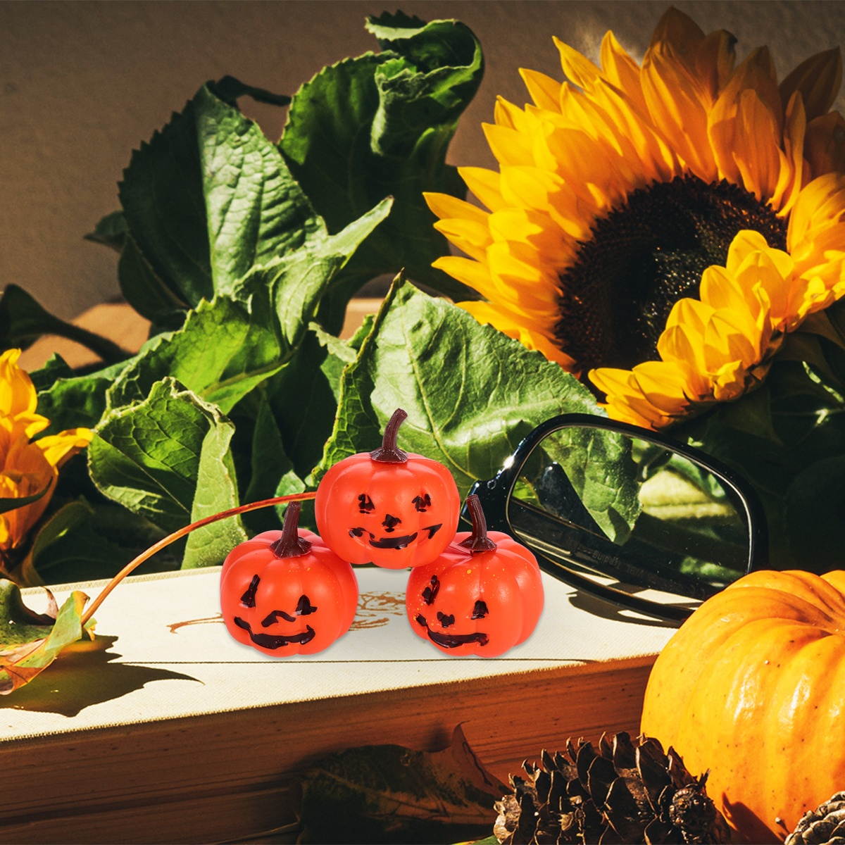 16pcs Halloween Props Plastic Pumpkin Ornaments Emulational Pumpkin (Orange)