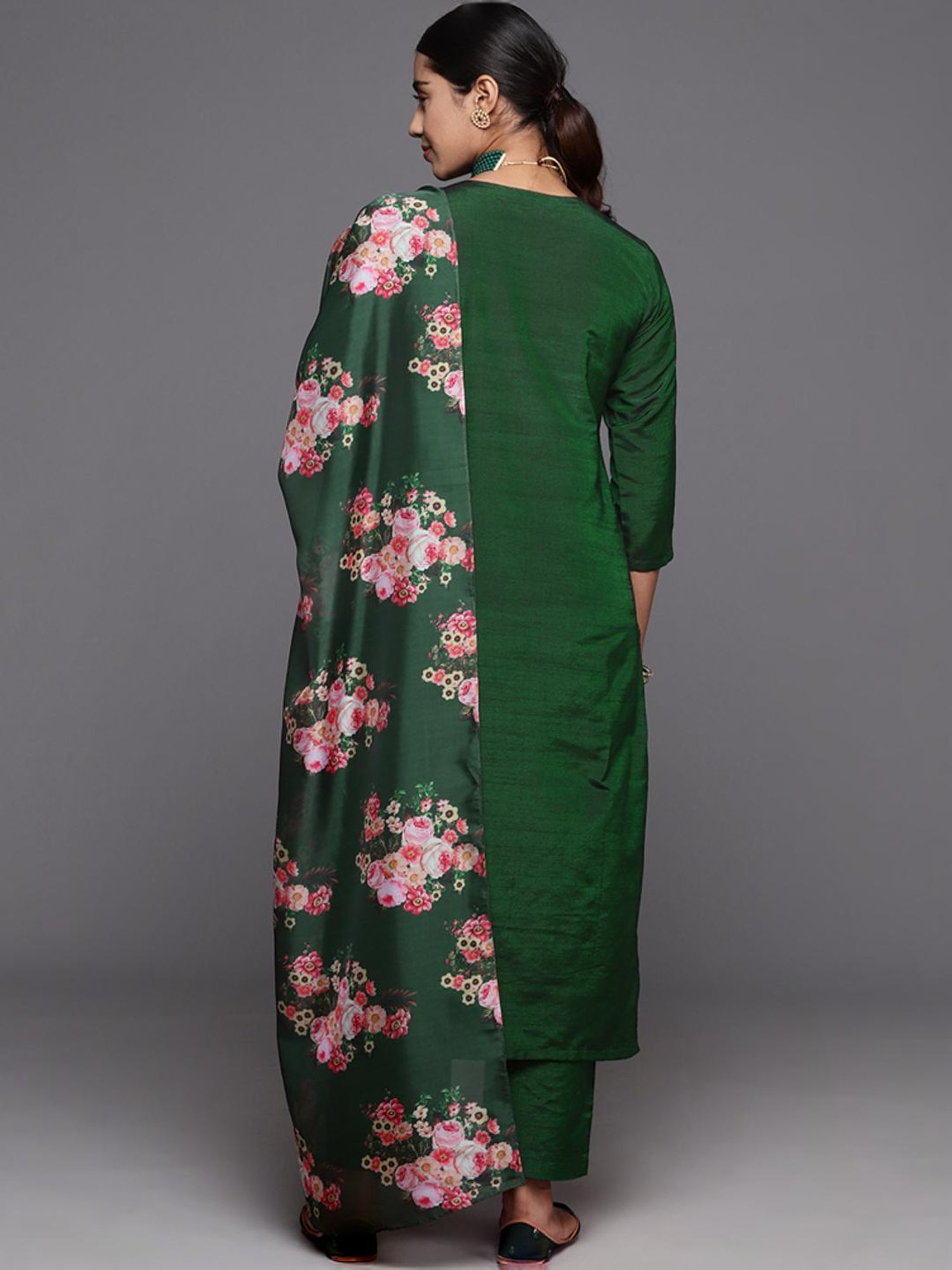 Varanga Green Embroidered Kurta Pant Set With Dupatta