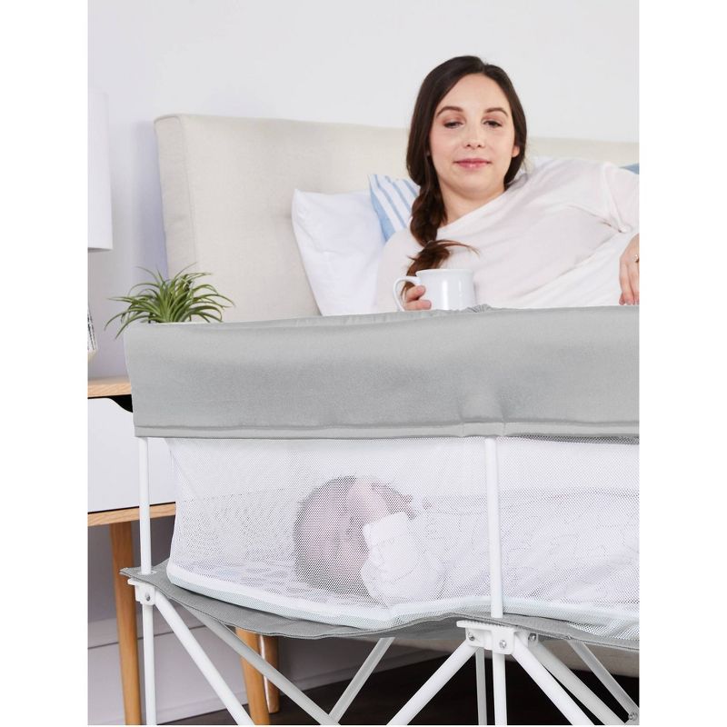 Simmons Kids' Silent Auto Gliding Deluxe Bassinet - Embossed Paisley