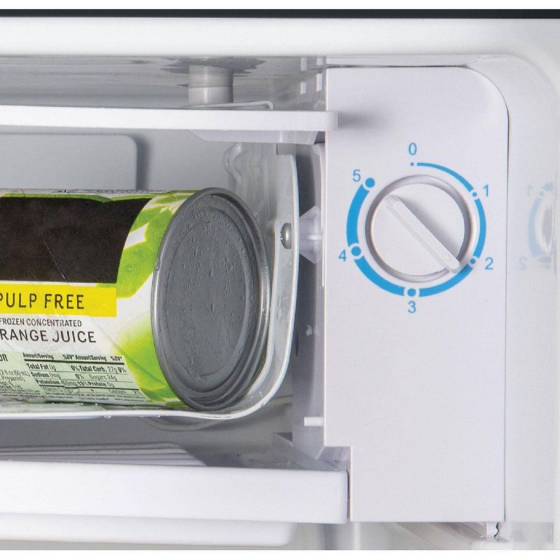 Avanti CF24Q0W 2.5 Cubic Foot Stand Alone Upright Chest Deep Freezer, White