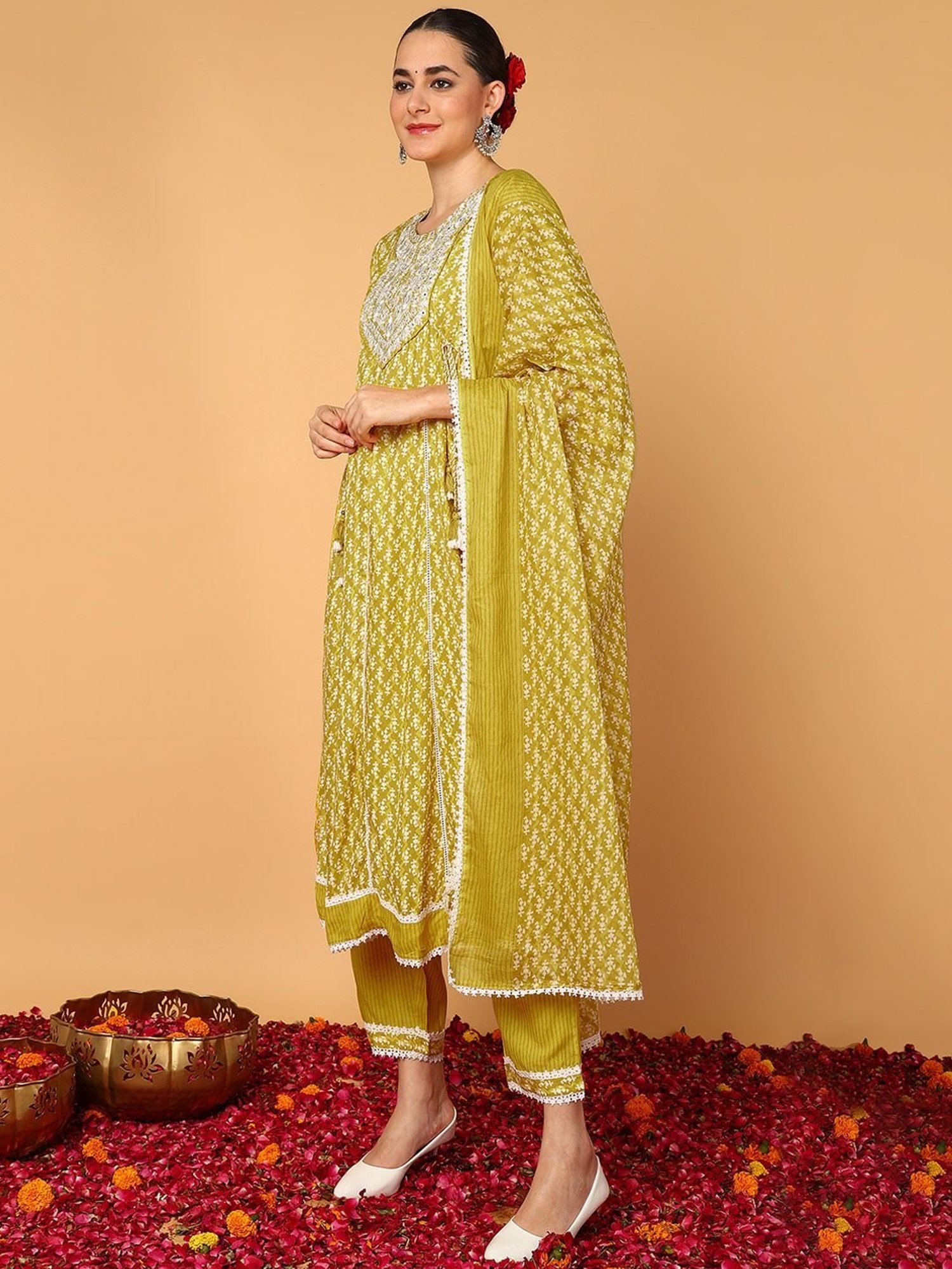 Vaamsi Green Printed Kurta Pant Set With Dupatta