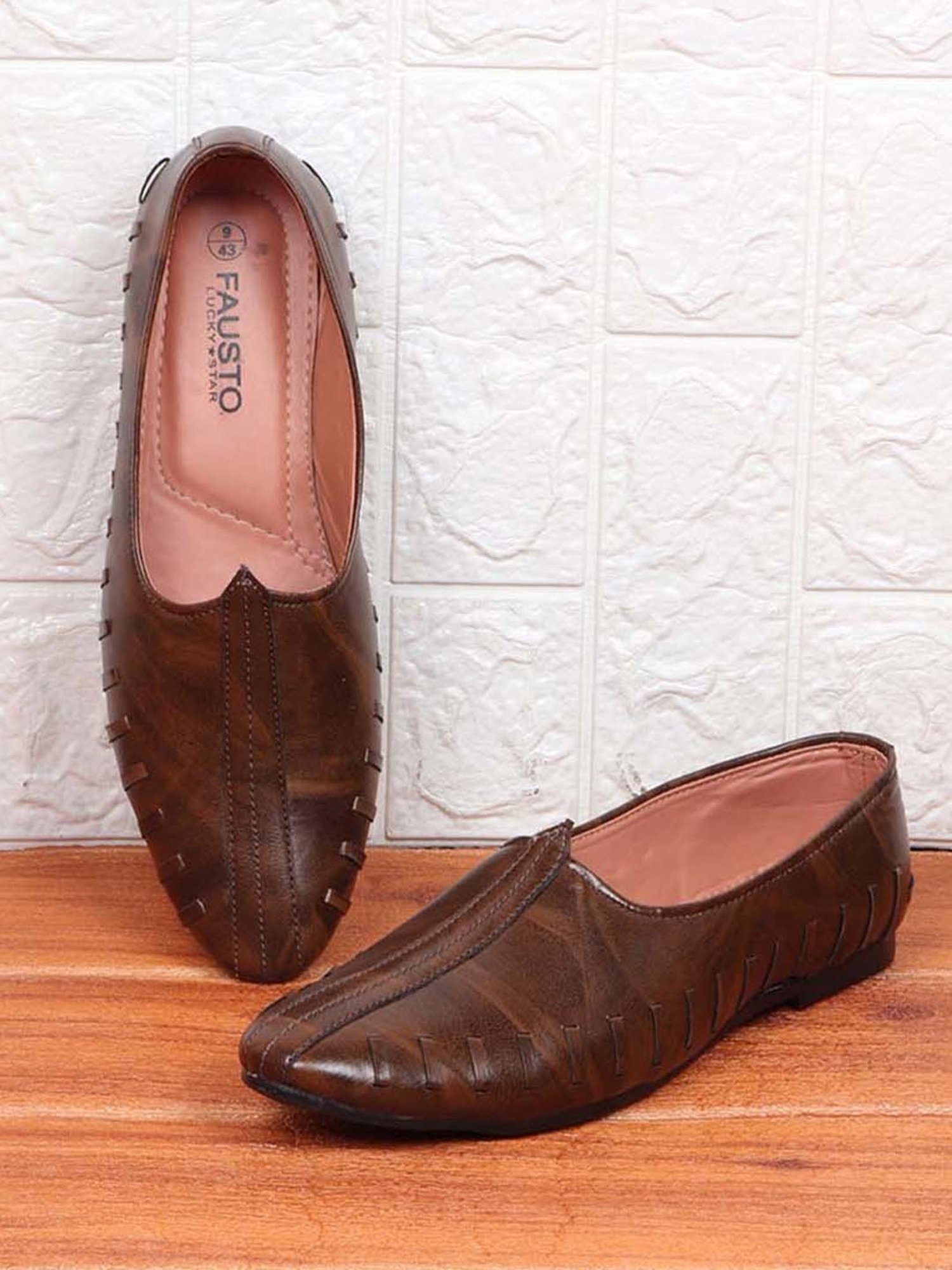 Fausto Men's Brown Casual Juttis