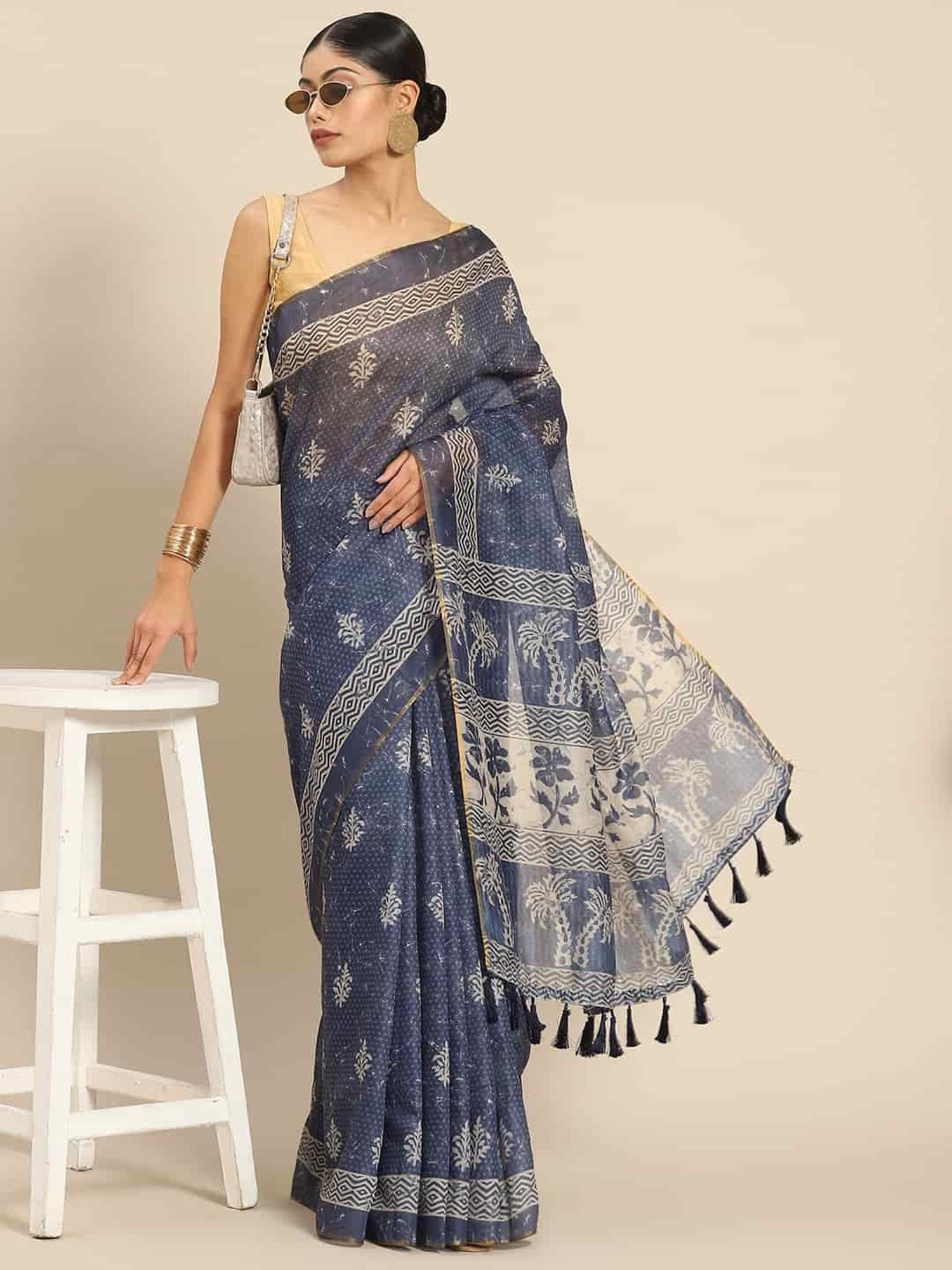 Unnati Silks Grey Cotton Printed Saree With Unstitched Blouse