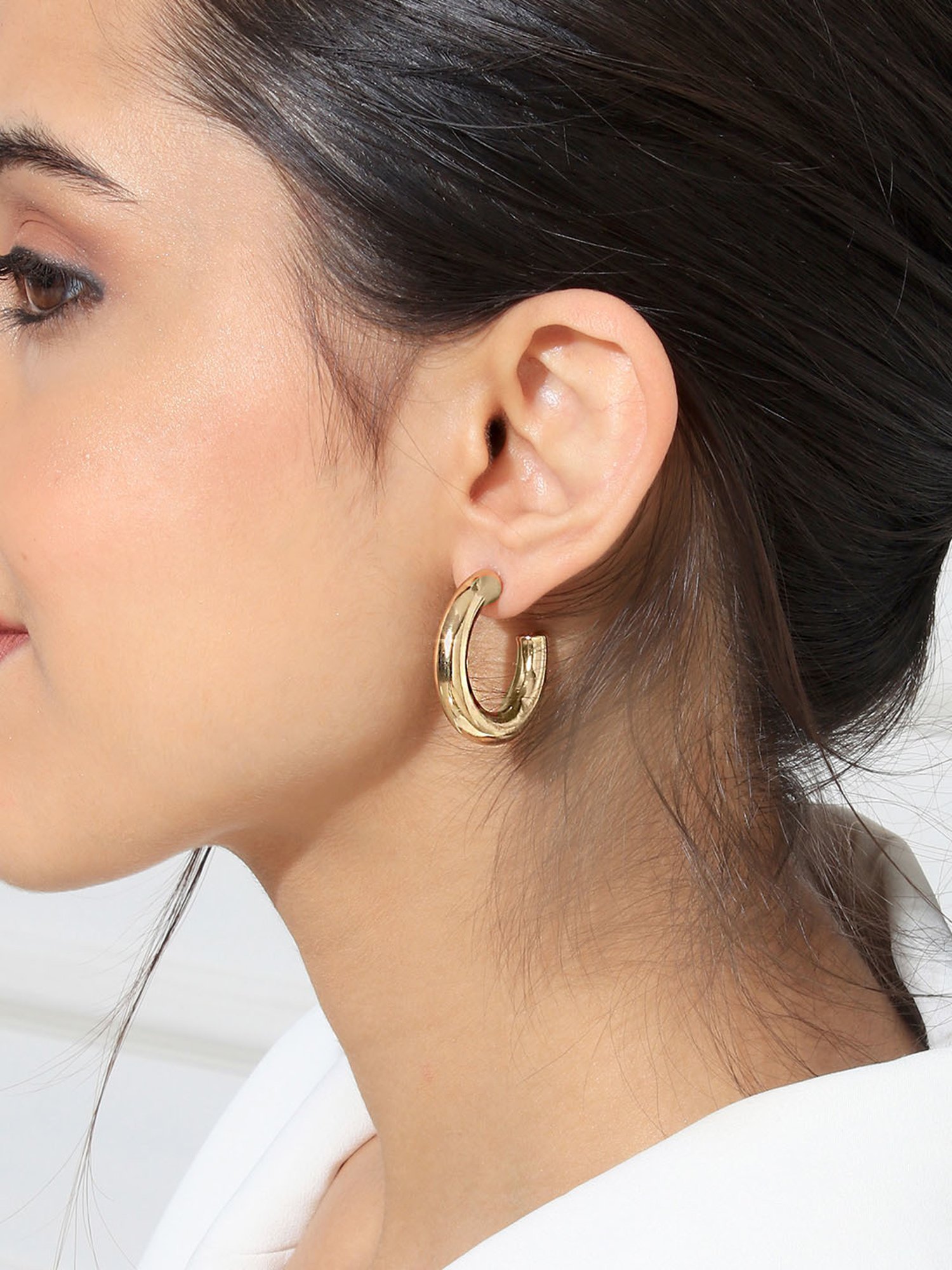 ToinQ Gold-Plated Smooth Glossy Hoop Earrings for Women
