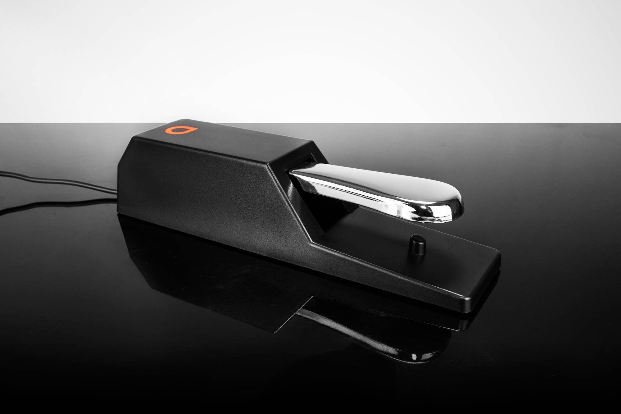 Artesia ASP-2 Universal Sustain Pedal for Electronic Pianos