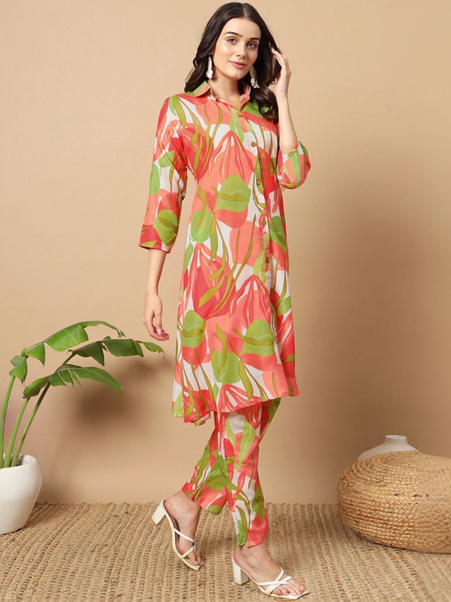 Skylee Multicolored Printed Kurta Pant Set