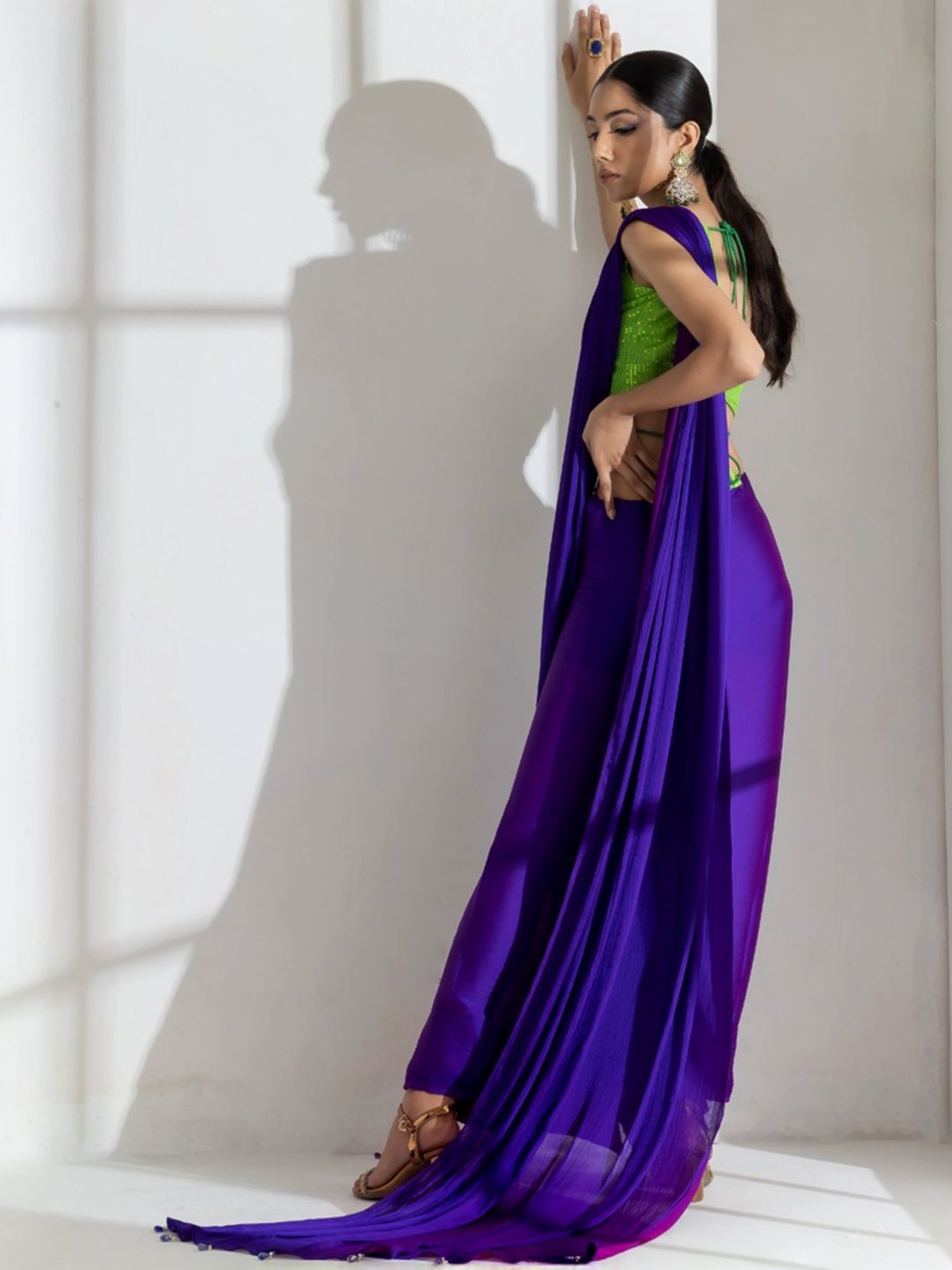 Swtantra Purple Plain Saree With Unstitched Blouse