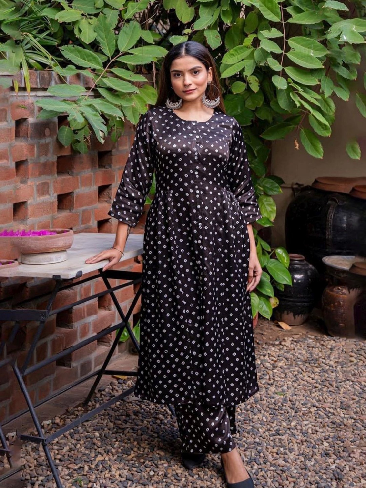 Eeshva India Black Rangaa Re Bandhani Kurta with Pants In Silk