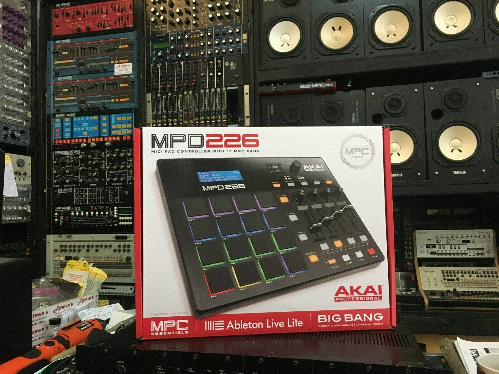 Akai Professional MPD226 16 Pad MIDI / USB  Controller MPD 226 New //ARMENS//