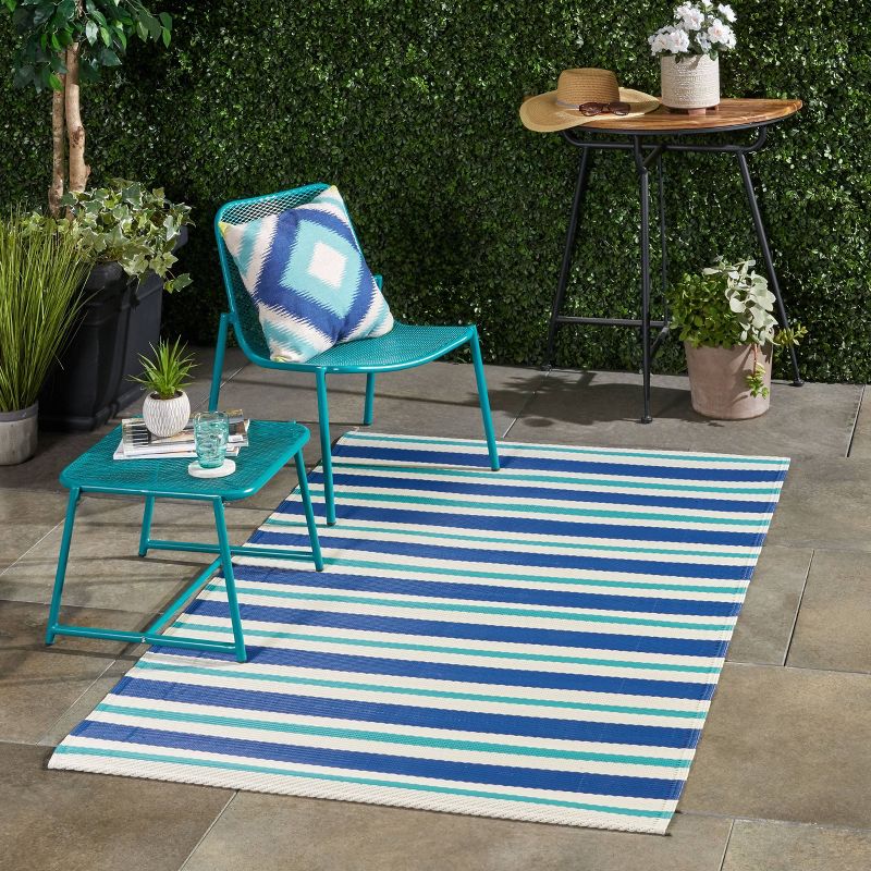 4'x6' Alveton Outdoor Modern Scatter Rug Turquoise/Cream - Christopher Knight Home