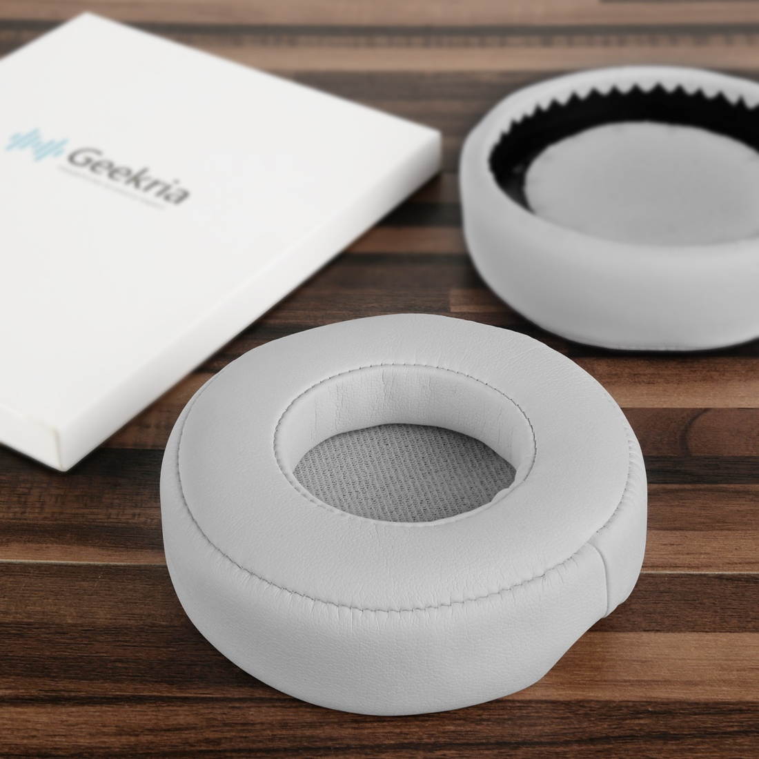 Monster Beats by Dr. Dre Pro Detox Headphone Replacement Ear Pad / Ear Cushion / Ear Cups / Ear Cover / Earpads Repair Parts (White)