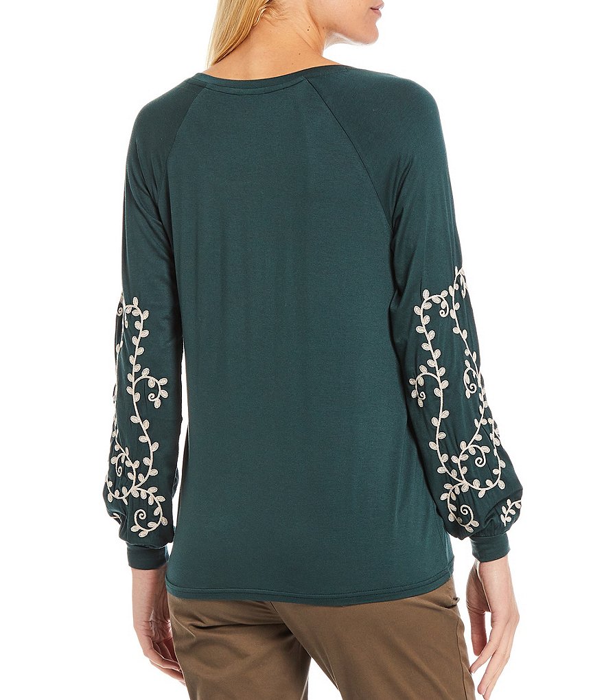 Aventura Chandler Embroidered Long Raglan Sleeve Bubble Cuff Scoop Neck Top