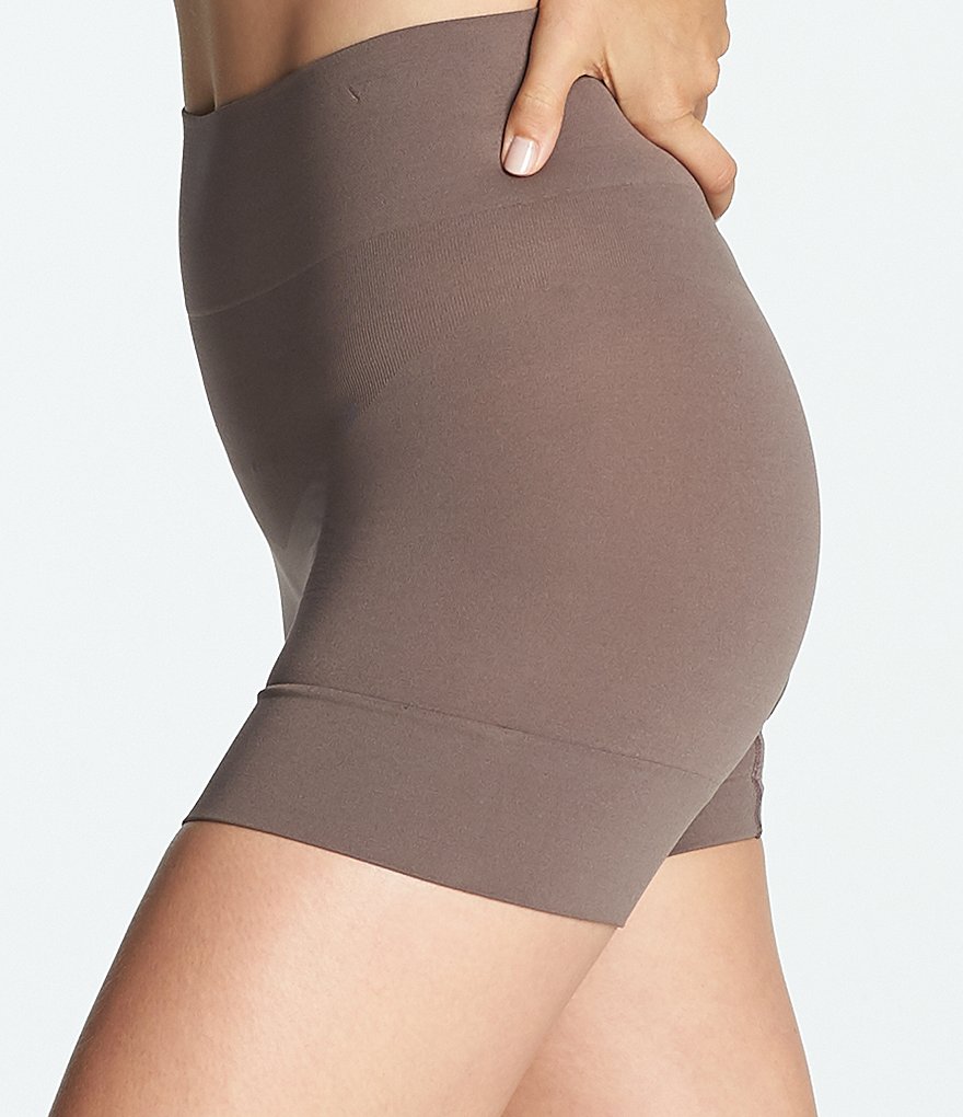 Yummie Bria Comfortably Curved Shaping Short