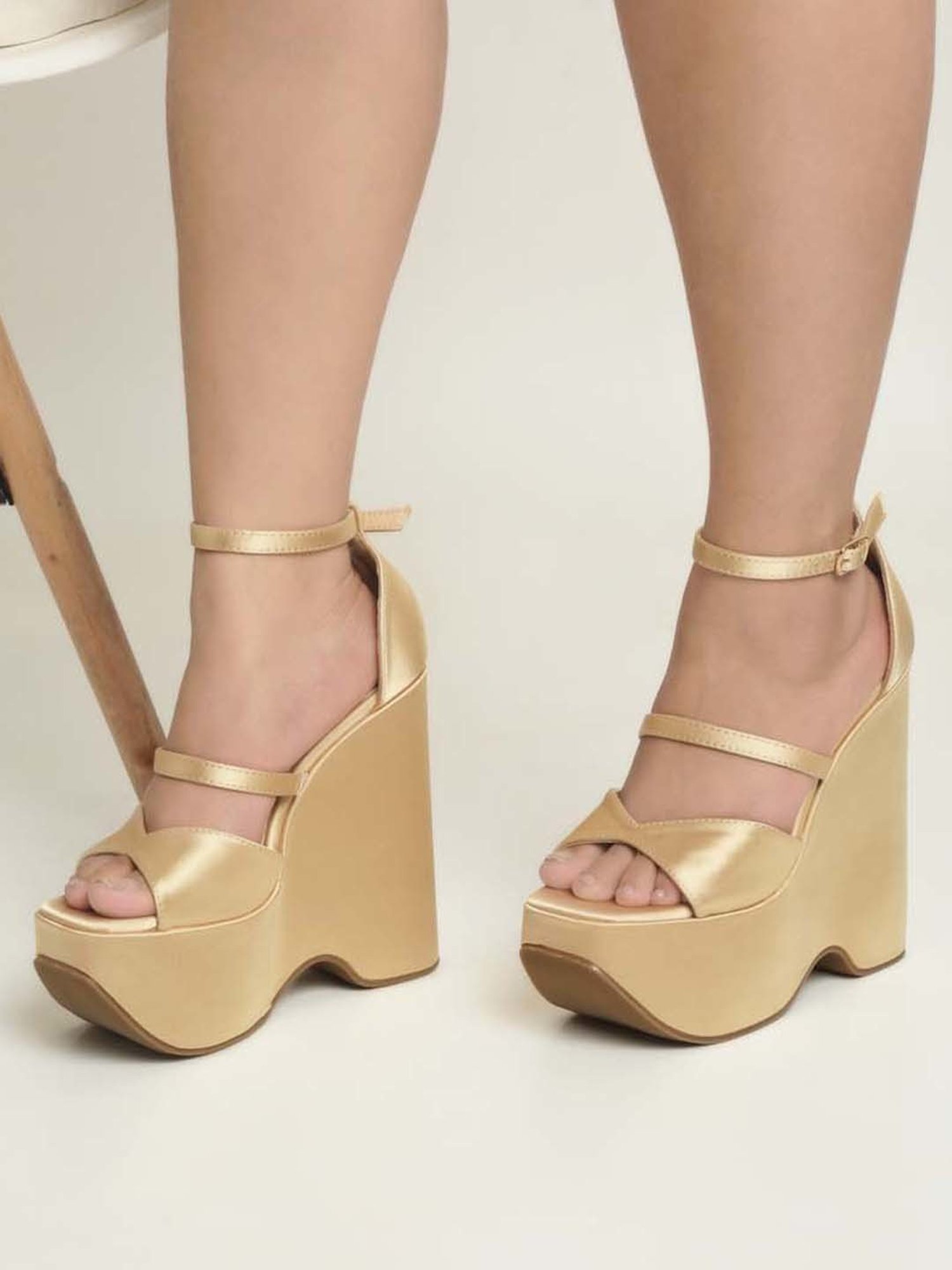 Flat N Heels Women's Golden Ankle Strap Sandals