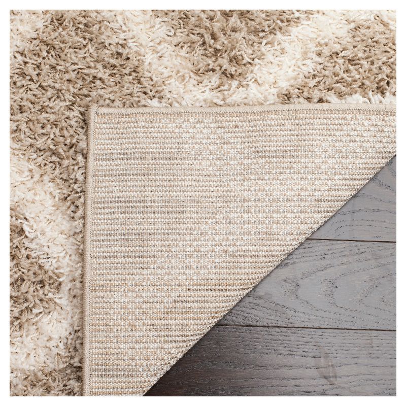 Beige/Ivory Geometric Loomed Round Area Rug - (6' Round) - Safavieh
