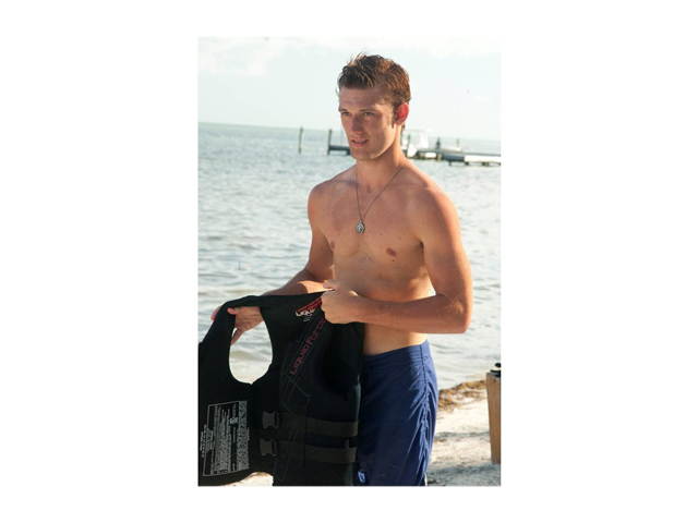 BUENA VISTA HOME VIDEO I AM NUMBER FOUR (DVD/WS-1.85/ENG-FR-SP SUB) D106694D