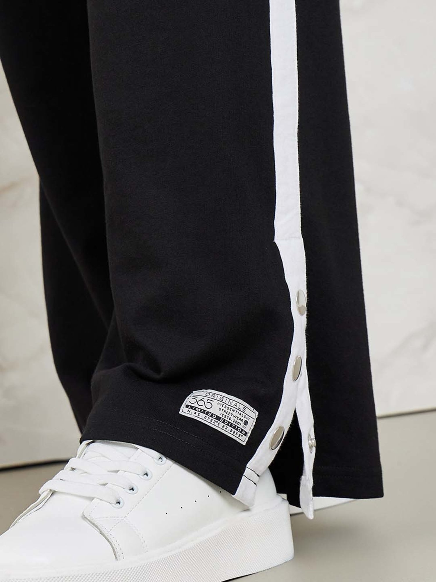 Styli Black Cotton Printed T-Shirt Pant Set