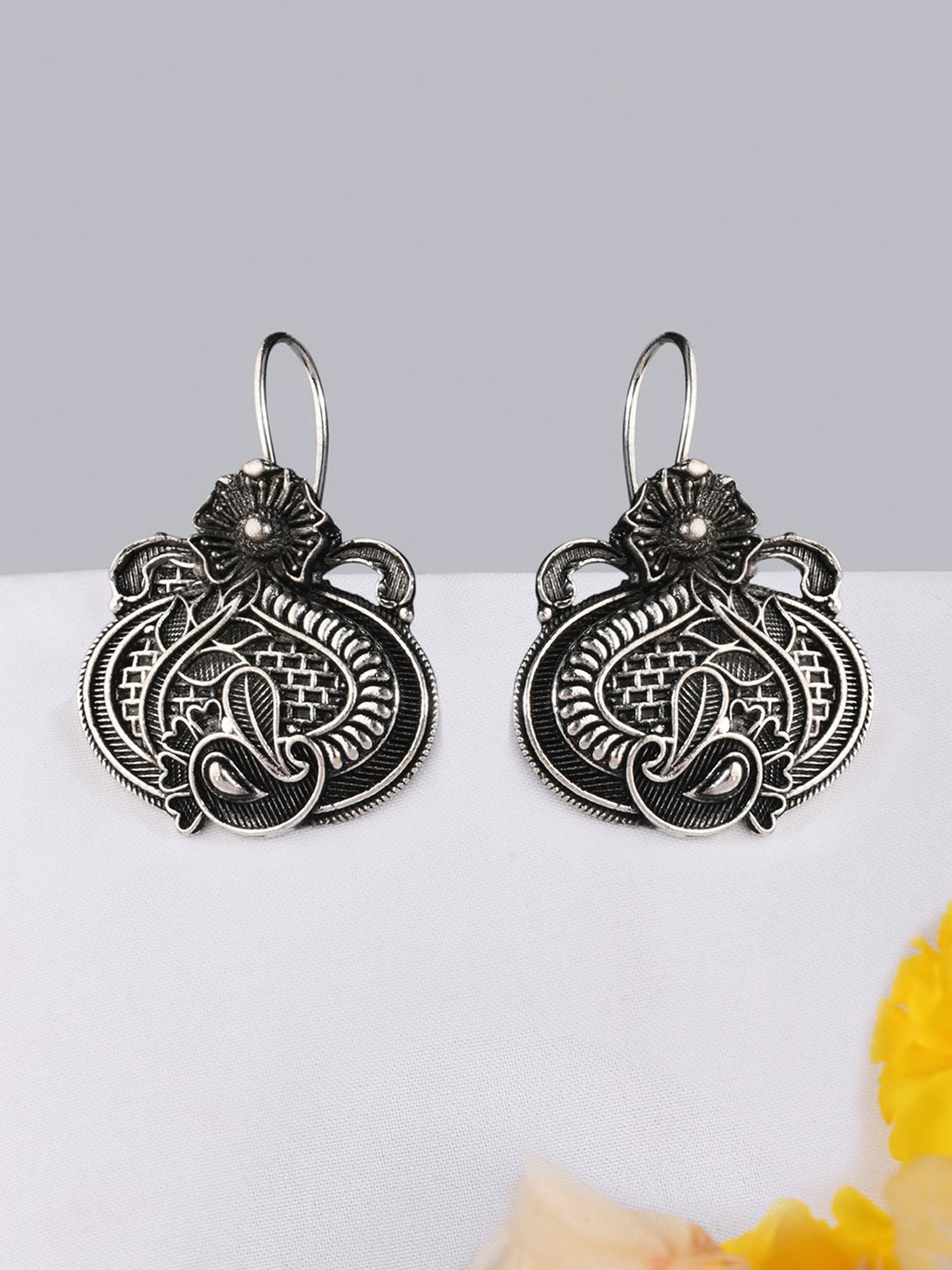 Fida Floral Paisley Detail Silver Dangler Earrings
