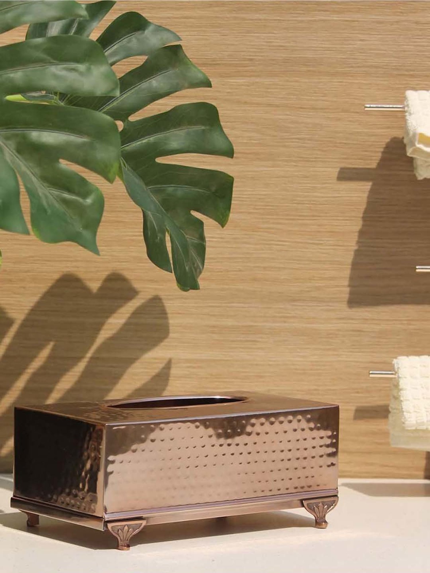 20" White Napkin with Red and Green Tassels Set of 4 pc White - SARO Lifestyle