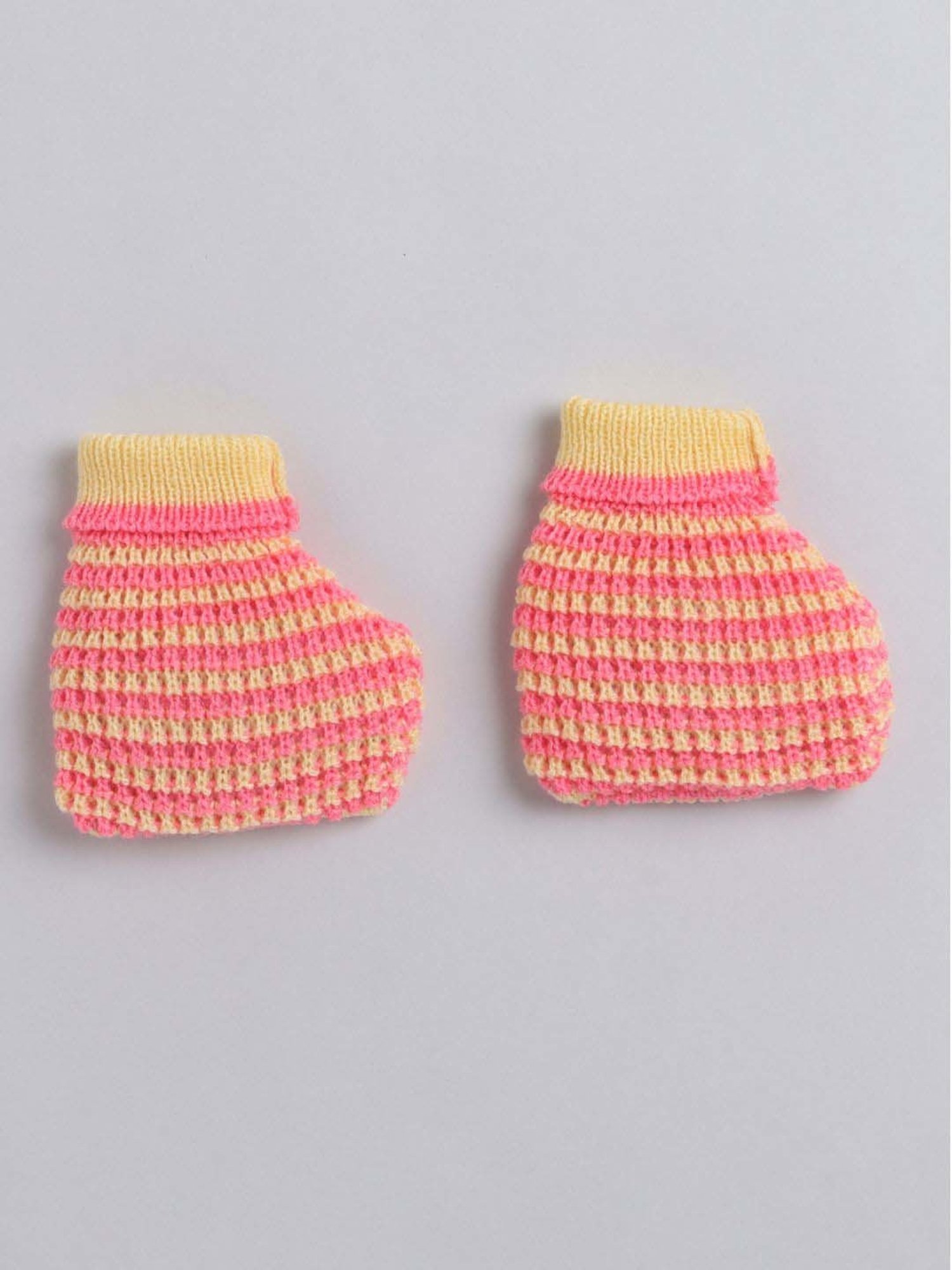 VASTRAMAY Girls Green Printed Clothing Sets