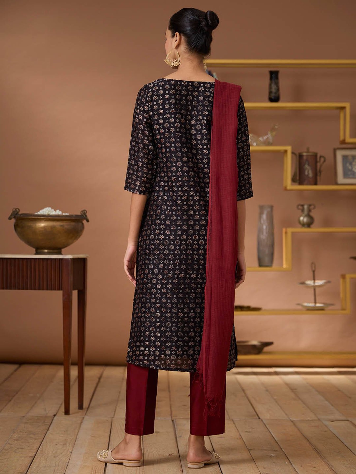 Okhai Black & Maroon Printed Kurta With Pant & Dupatta