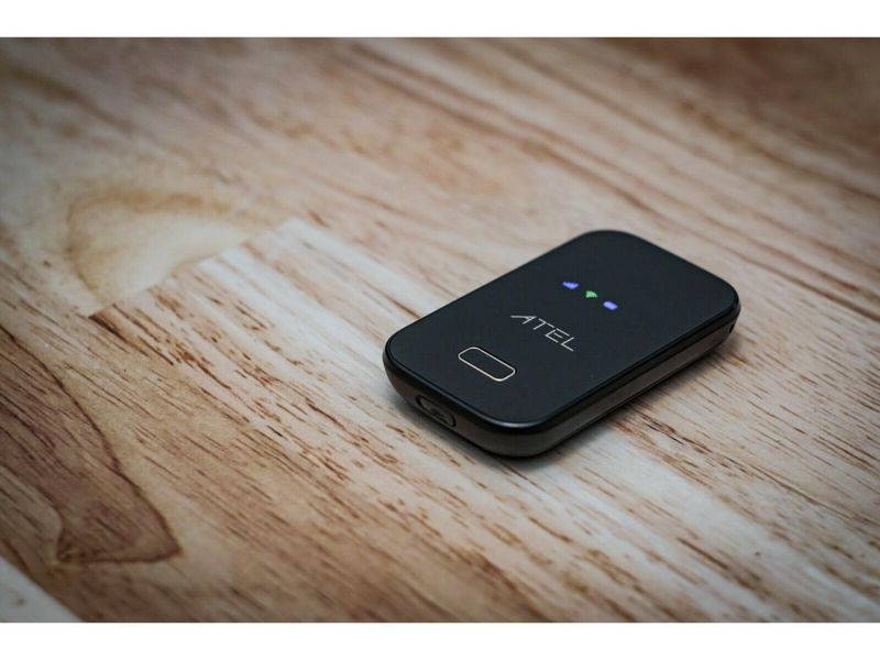 Atel Arch 4G LTE Hotspot ALM-W01 Verizon,  AT&T, T-Mobile, Rogers, U.S. Cellular,  Telus Certified - Black
