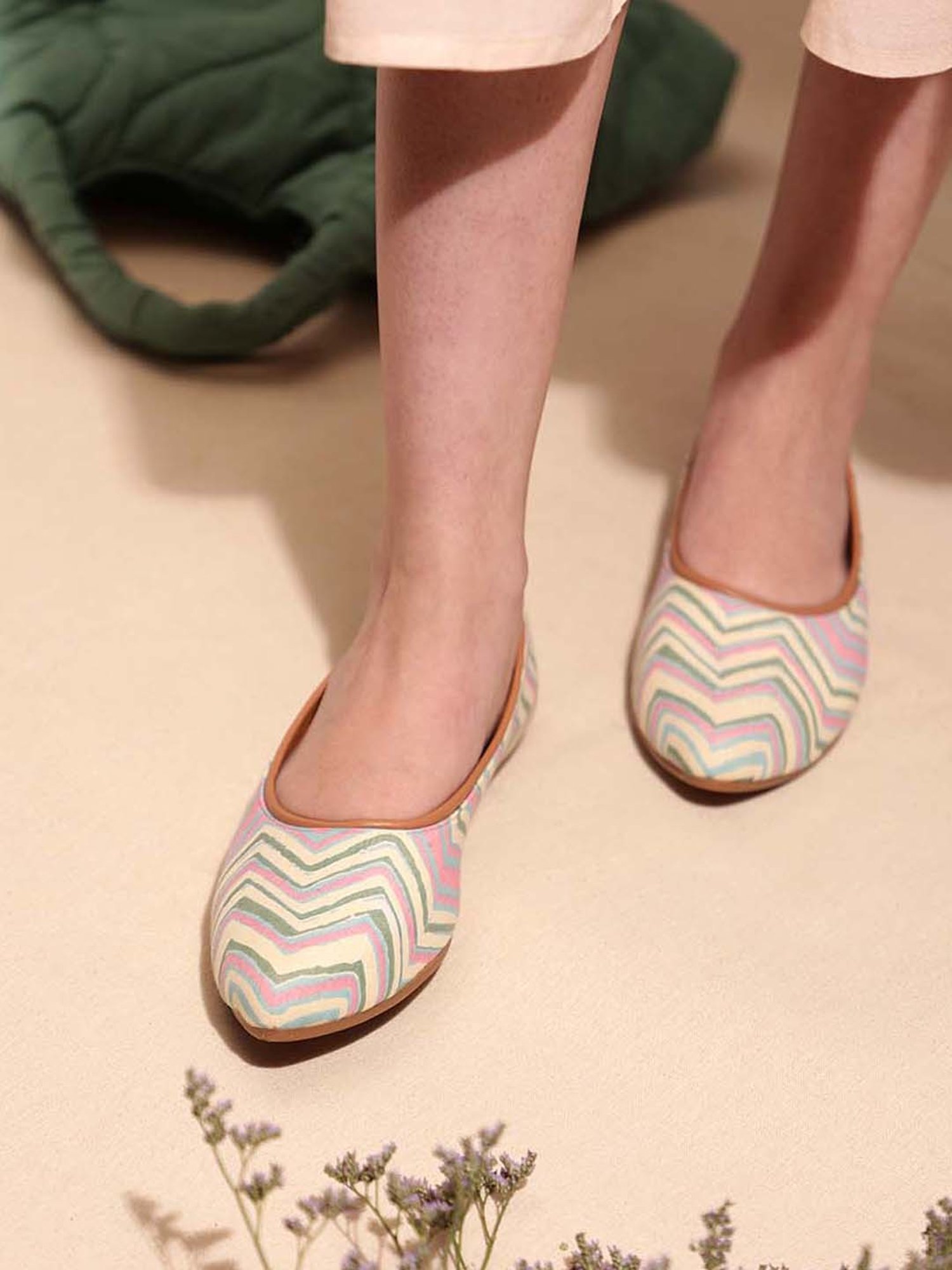 Kiana Women's Cream Flat Ballets