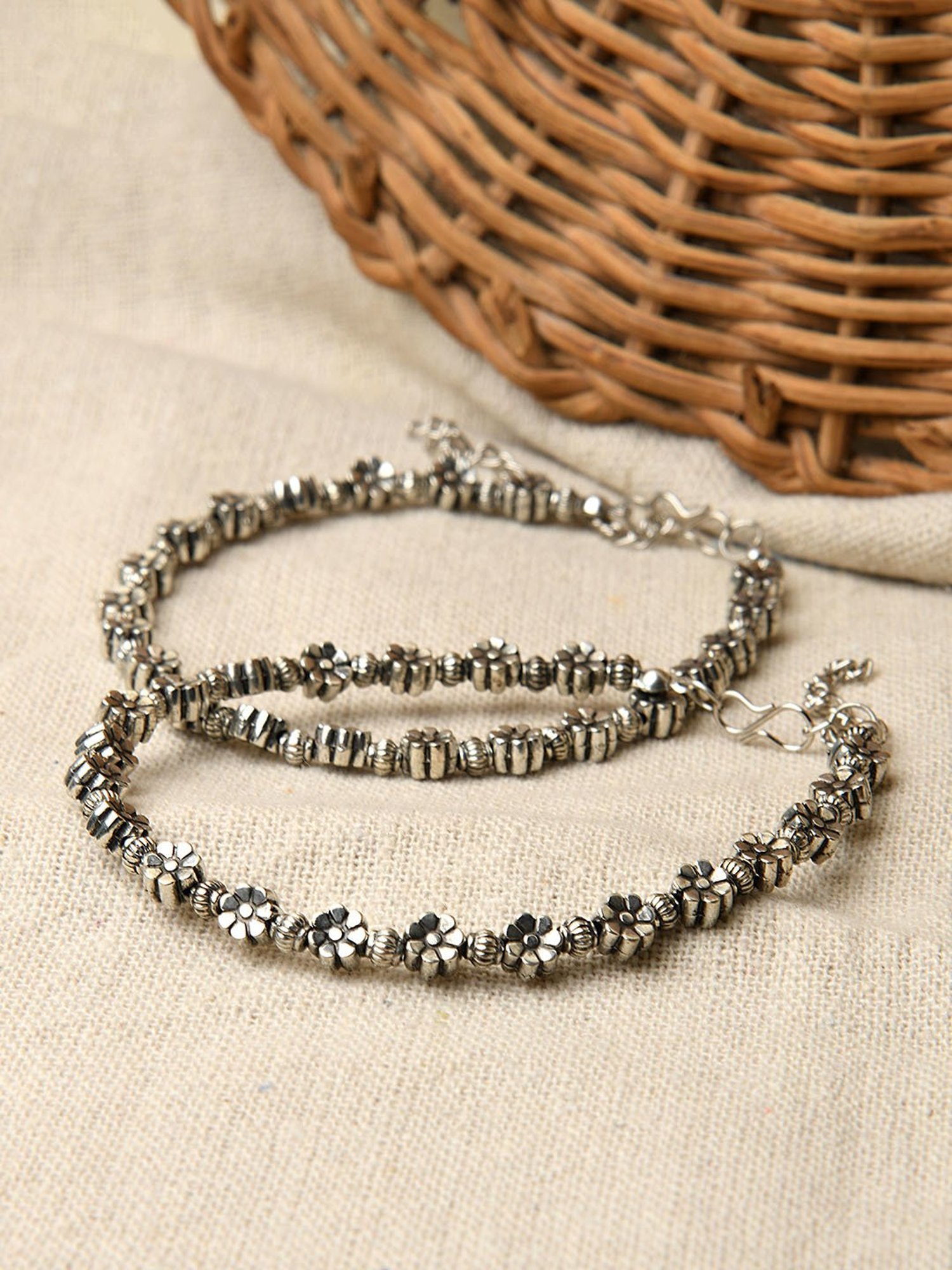 Fida Silver Plared Floral Anklet for Women