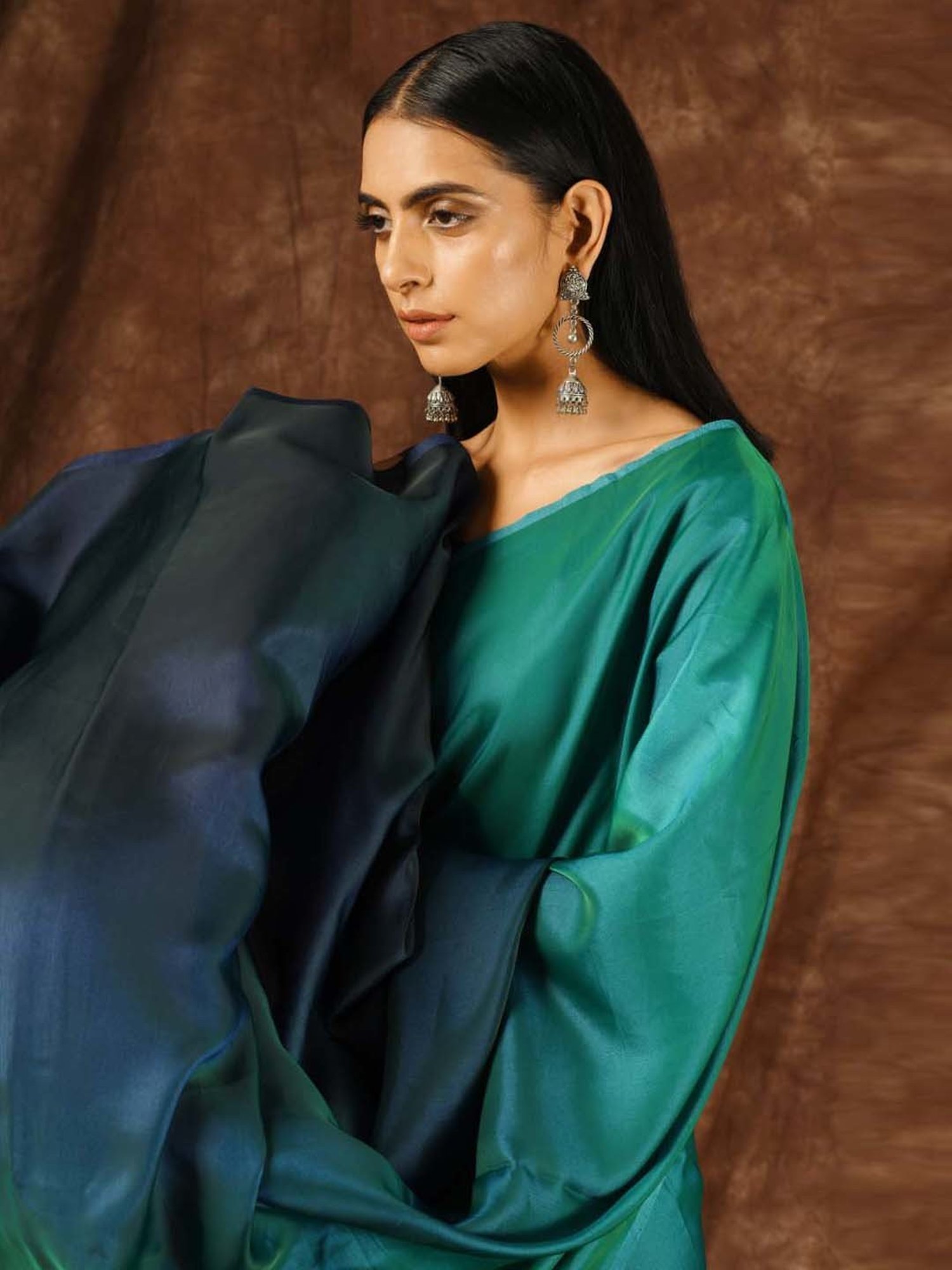 Swtantra Green & Blue Ombre Pattern Saree