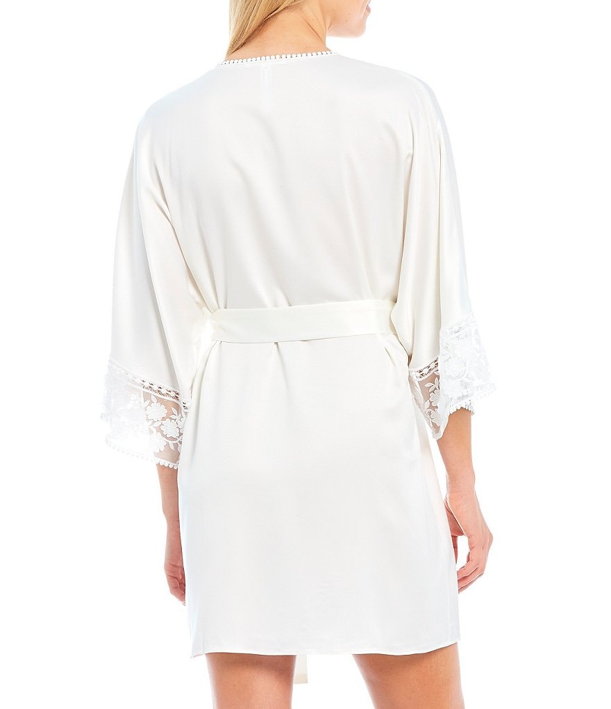 Flora Nikrooz Kylie Charmeuse & Lace Short Wrap Robe