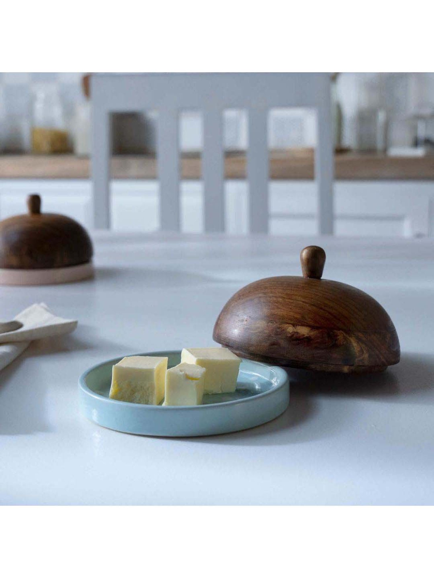 ellementry Sky Blue Ceramic Butter Dish with Lid - Set of 1