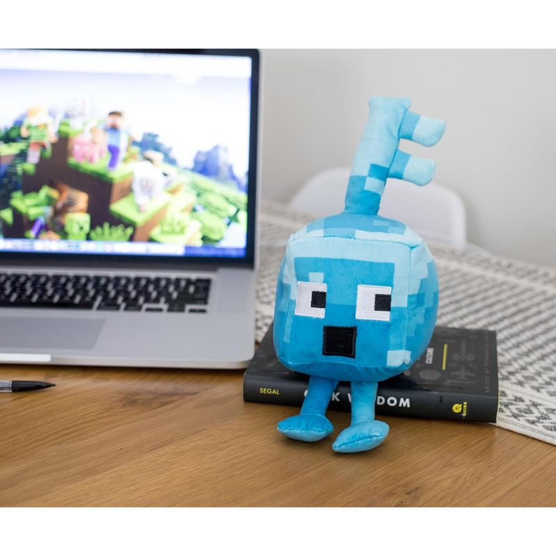 Illumination's Minions: The Rise of Gru Boogie Dancing Bob