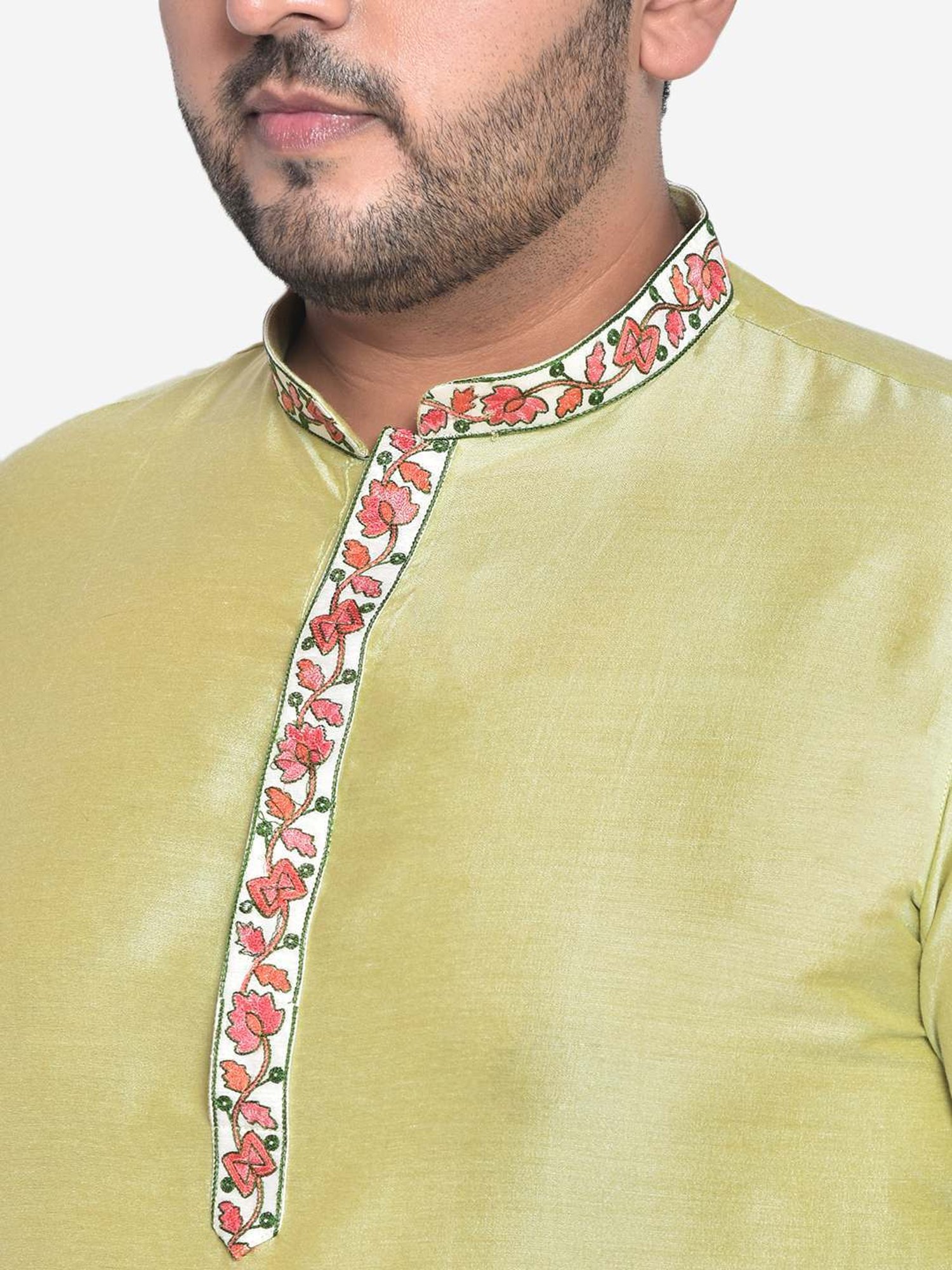KISAH PLUS Green Regular Fit Embroidered Kurta