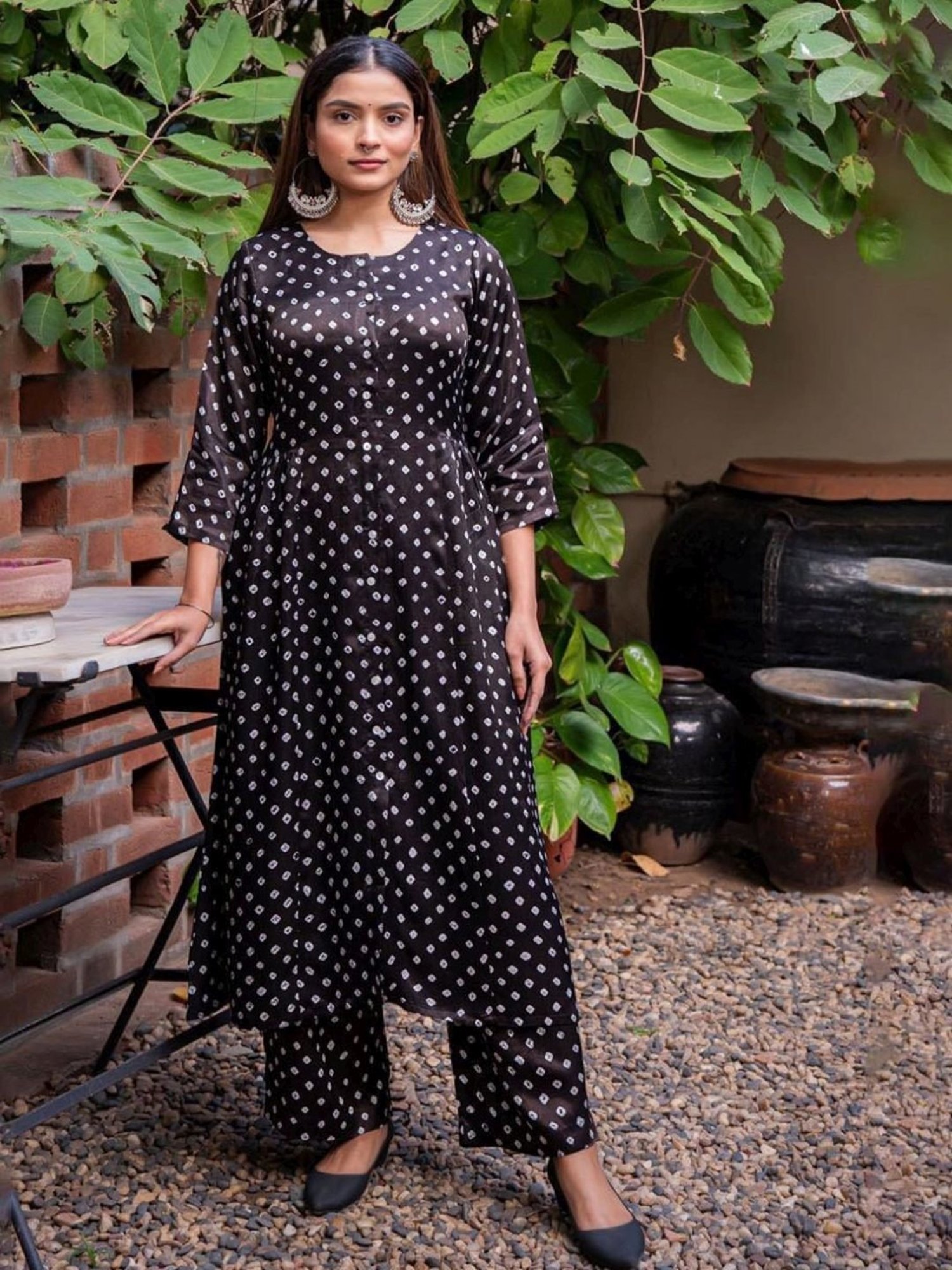 Eeshva India Black Rangaa Re Bandhani Kurta with Pants In Silk