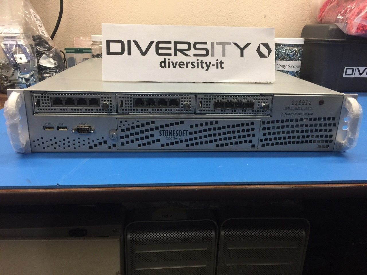 Stonesoft 3206-C1 Network Security/Firewall Appliance