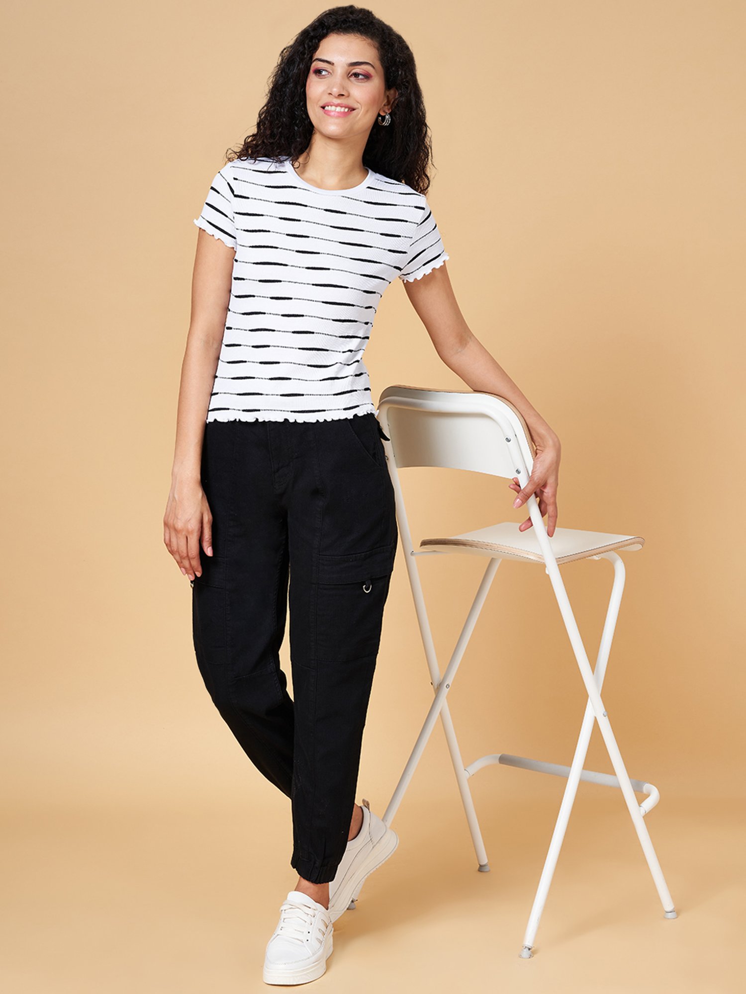 People by Pantaloons White Self Pattern Top
