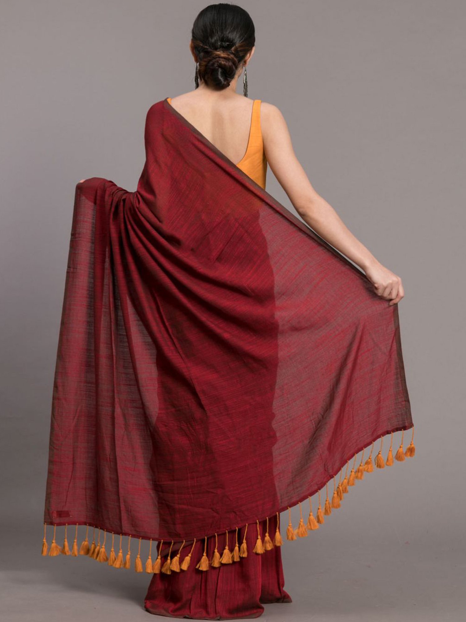 Suta Maroon Plain Saree Without Blouse