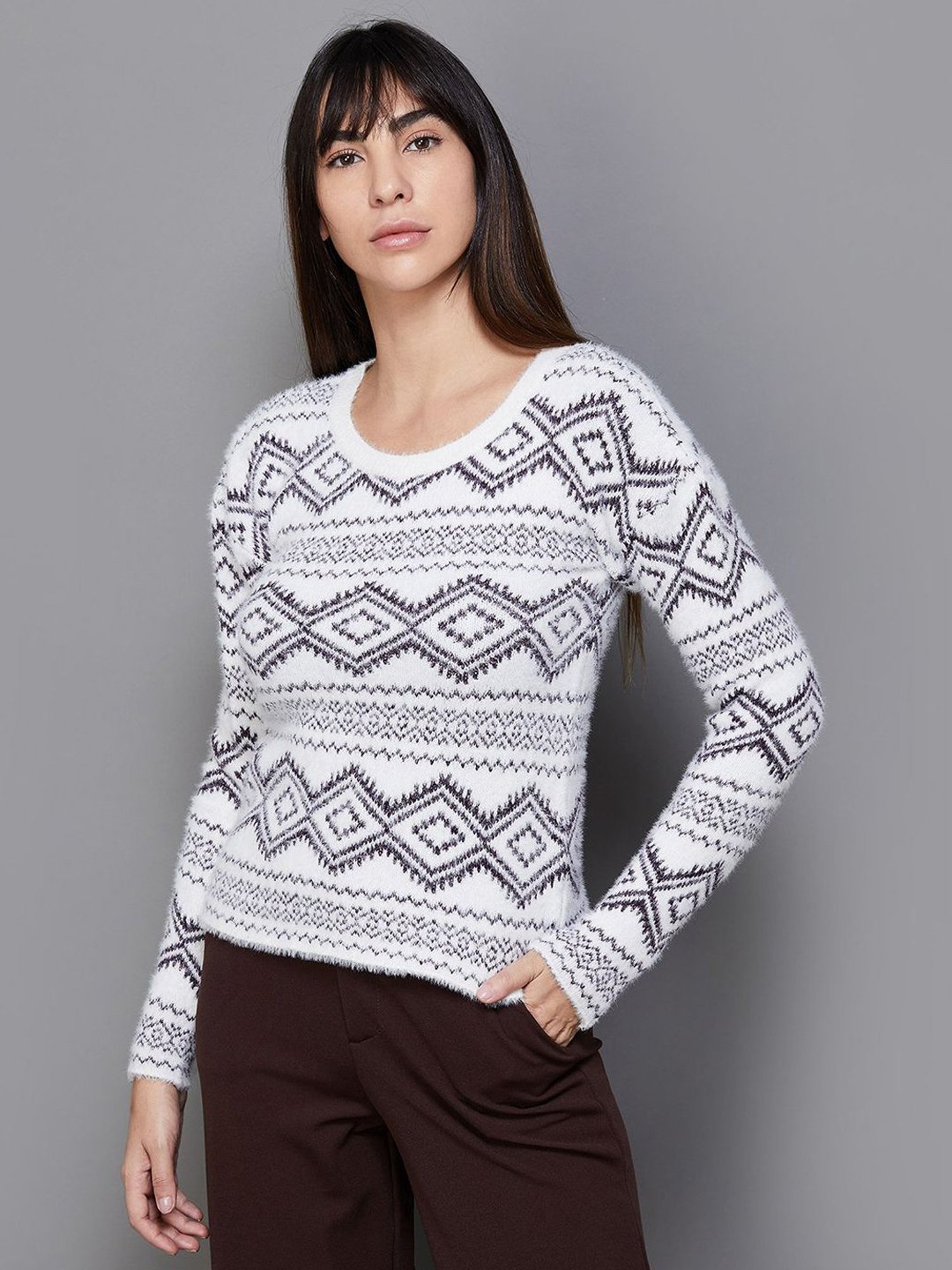 Code by Lifestyle White Jacquard Pattern Pullover