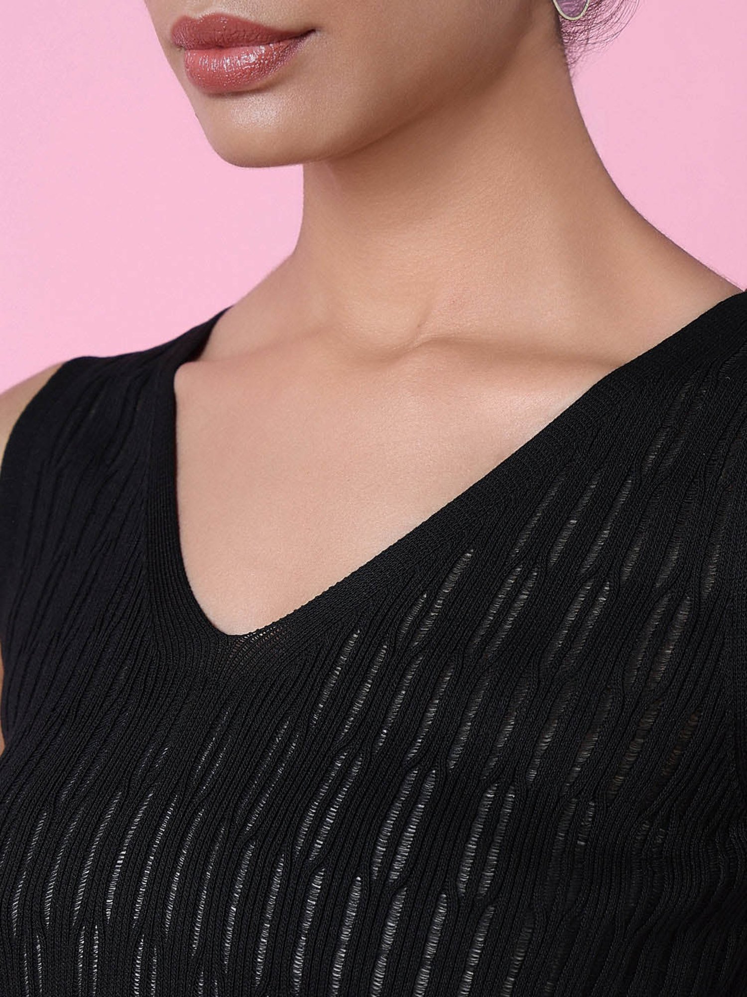 SHOWOFF Black Regular Fit Crop Top