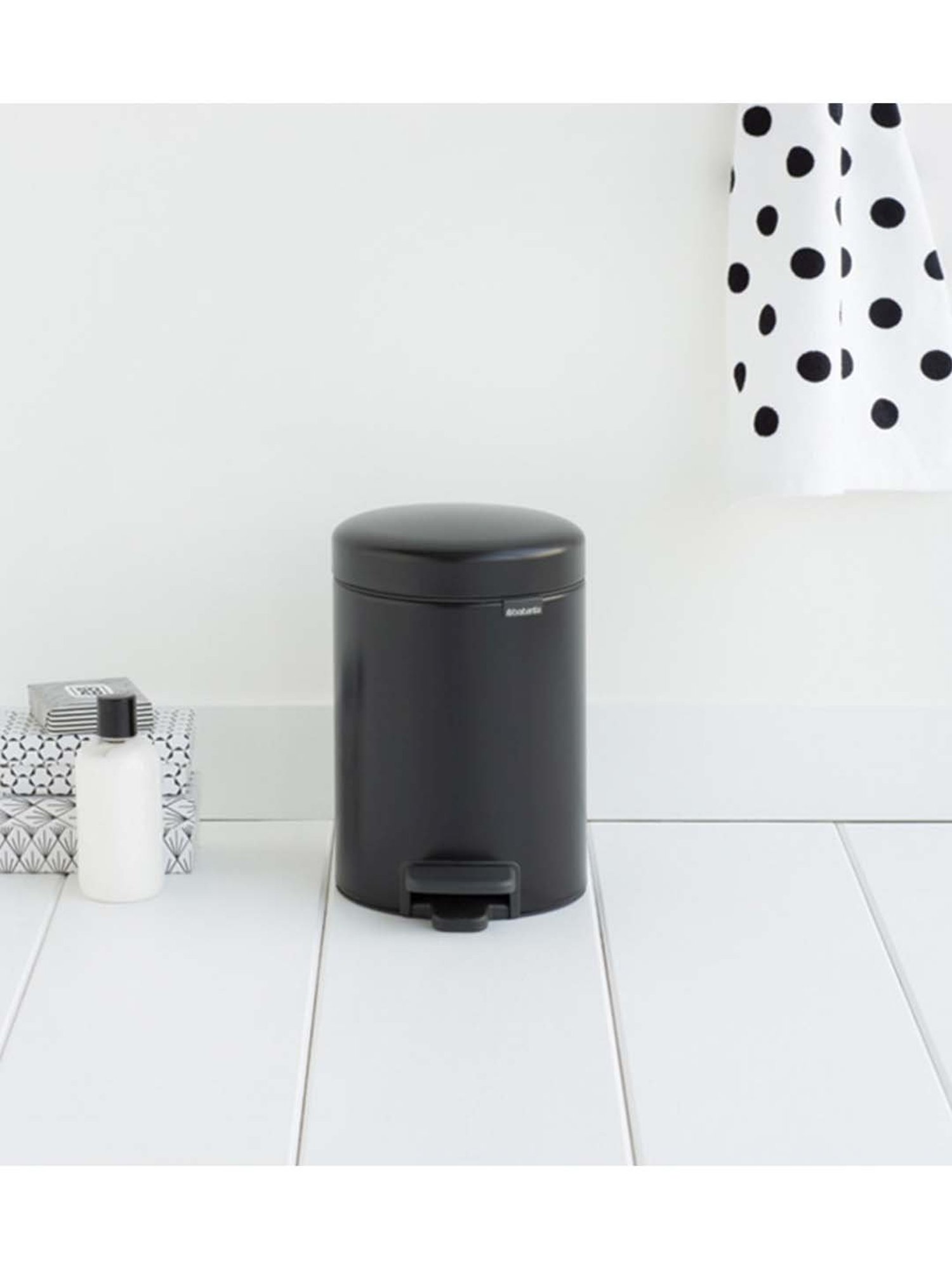 BRABANTIA New Icon Black Plastic Pedal Bin (3 L) - Set of 1