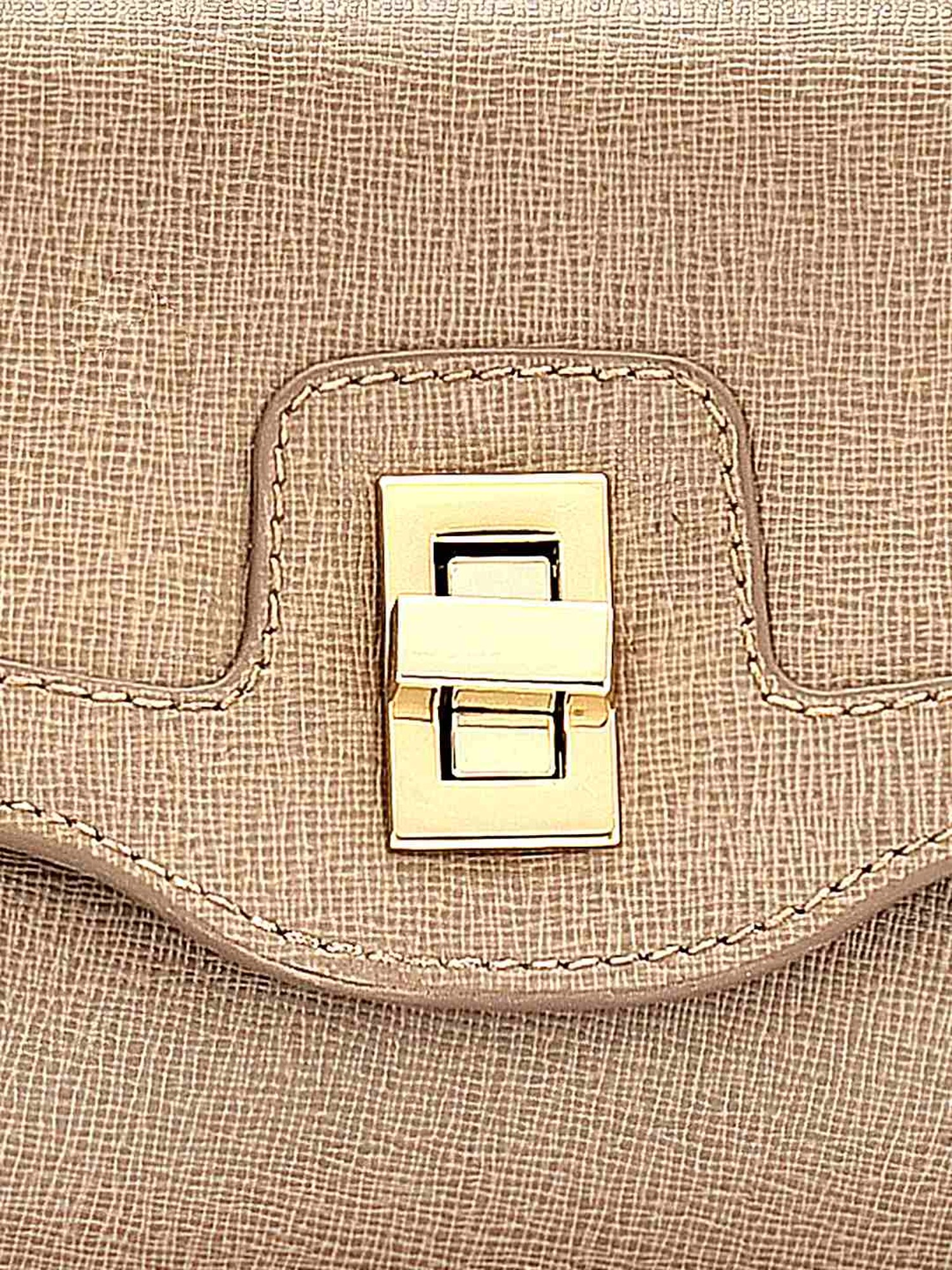 Eske Elsa Brown Solid Medium Shoulder Handbag