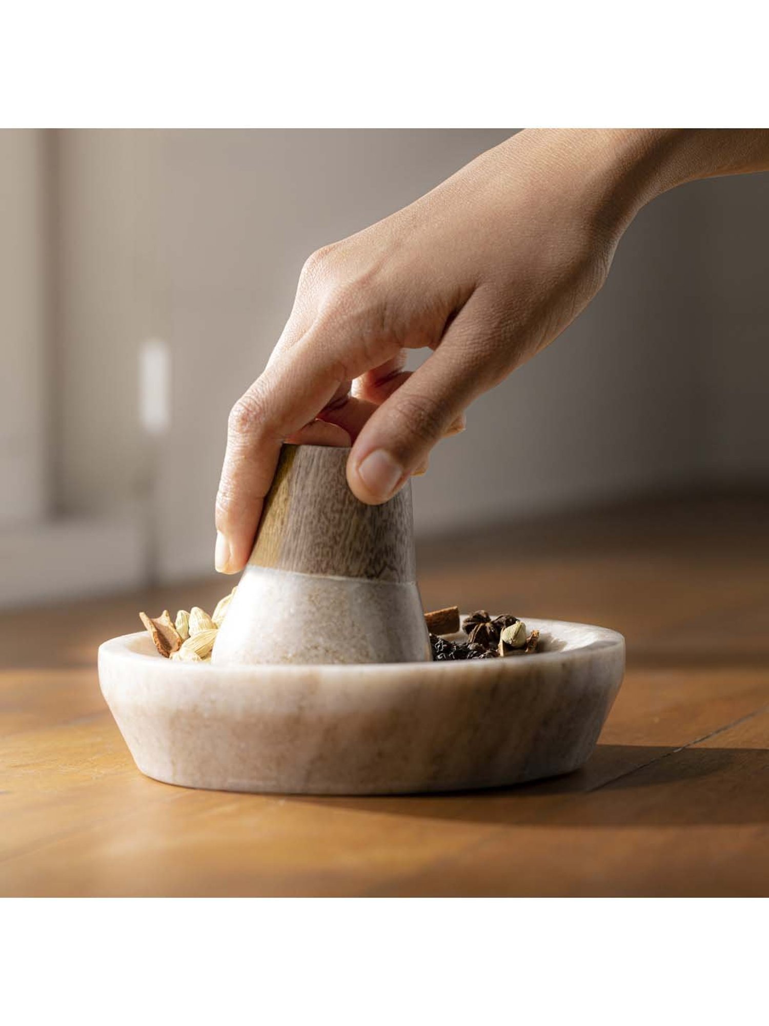 Ellementry 'Swirl & Grind' White & Brown Marble 14 cm Mortal & Pestle Set