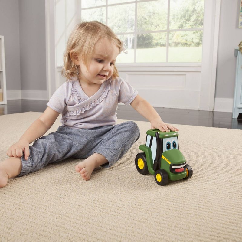 TOMY John Deere Push n' Roll Johnny